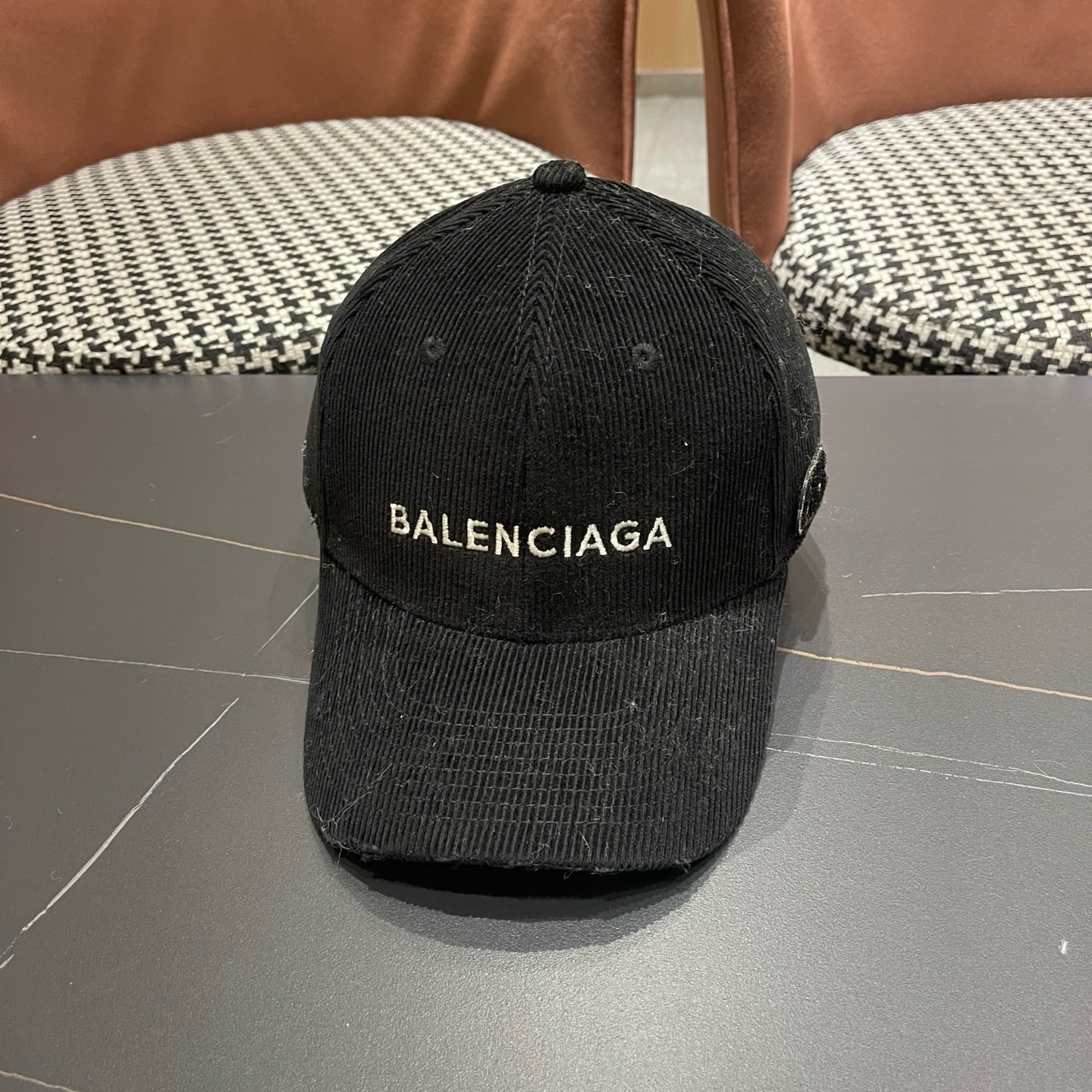 巴黎世家Balenciaga 秋冬版新款正式来袭，众明星款 巴黎世家 高档棒球帽，细节做工特别精致，专柜