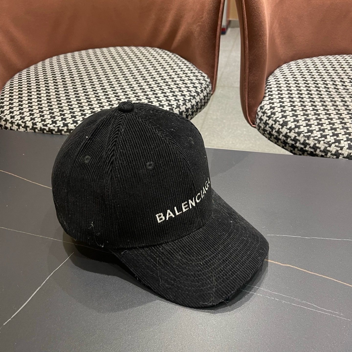 巴黎世家Balenciaga 秋冬版新款正式来袭，众明星款 巴黎世家 高档棒球帽，细节做工特别精致，专柜