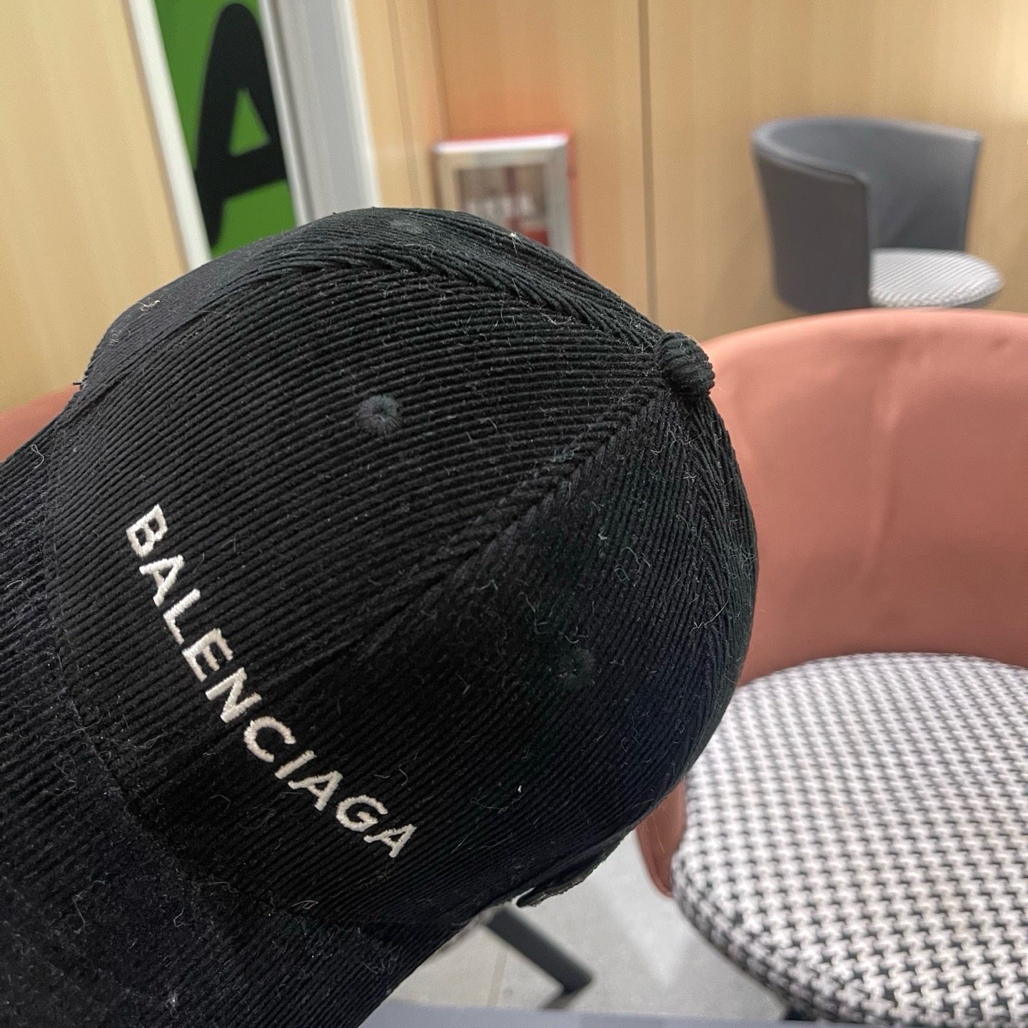 巴黎世家Balenciaga 秋冬版新款正式来袭，众明星款 巴黎世家 高档棒球帽，细节做工特别精致，专柜