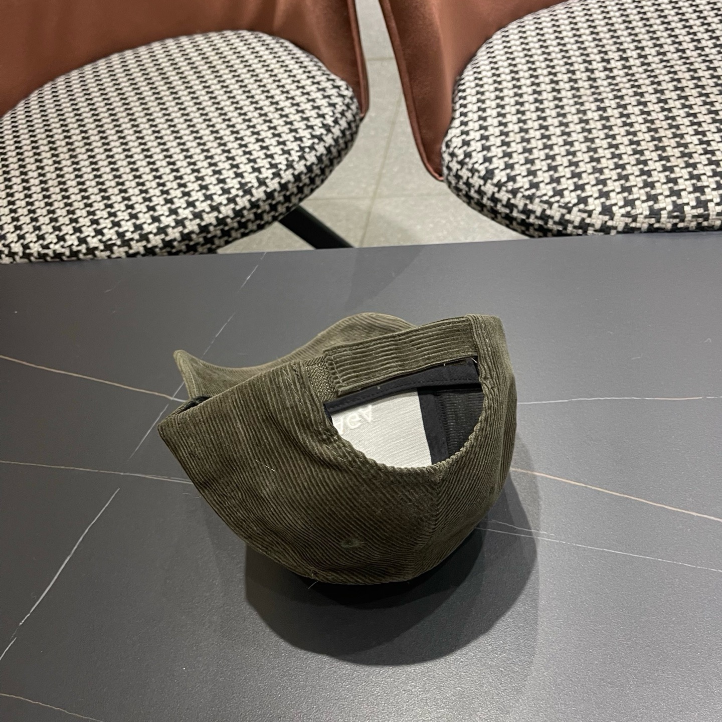巴黎世家Balenciaga 秋冬版新款正式来袭，众明星款 巴黎世家 高档棒球帽，细节做工特别精致，专柜