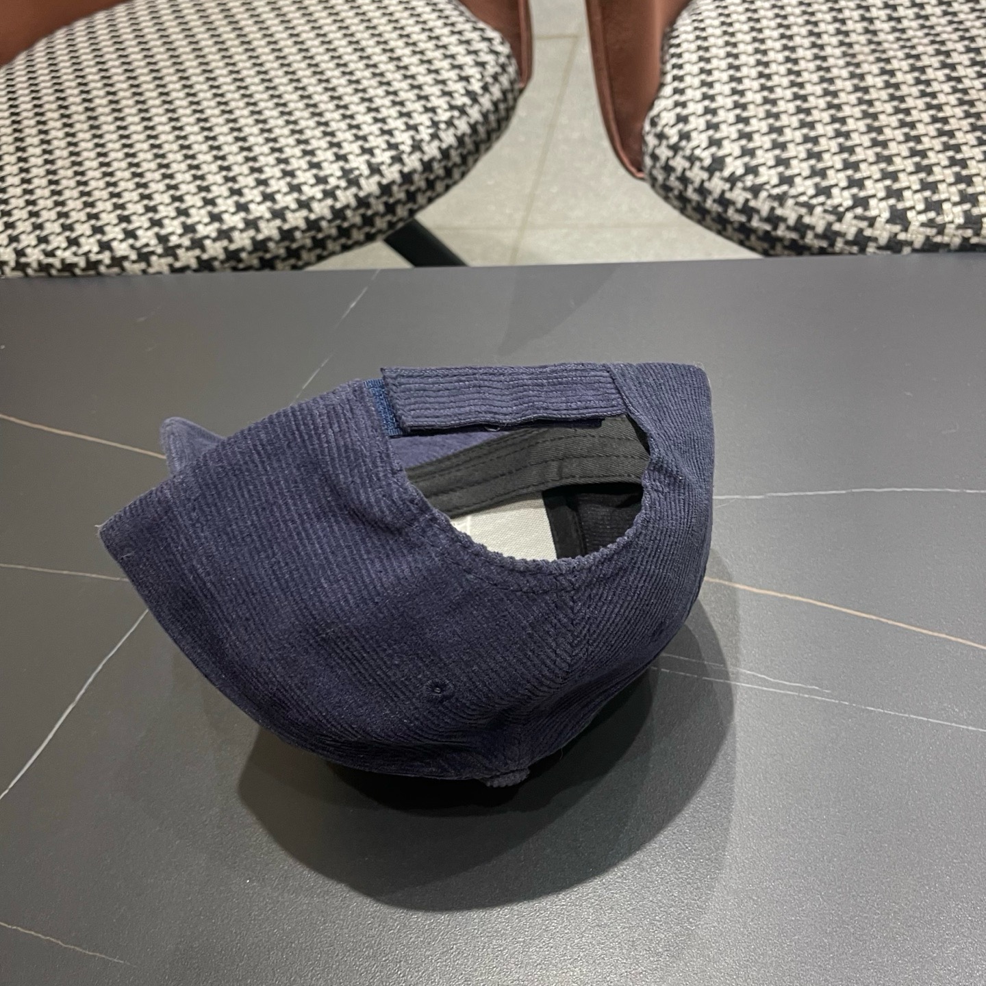 巴黎世家Balenciaga 秋冬版新款正式来袭，众明星款 巴黎世家 高档棒球帽，细节做工特别精致，专柜