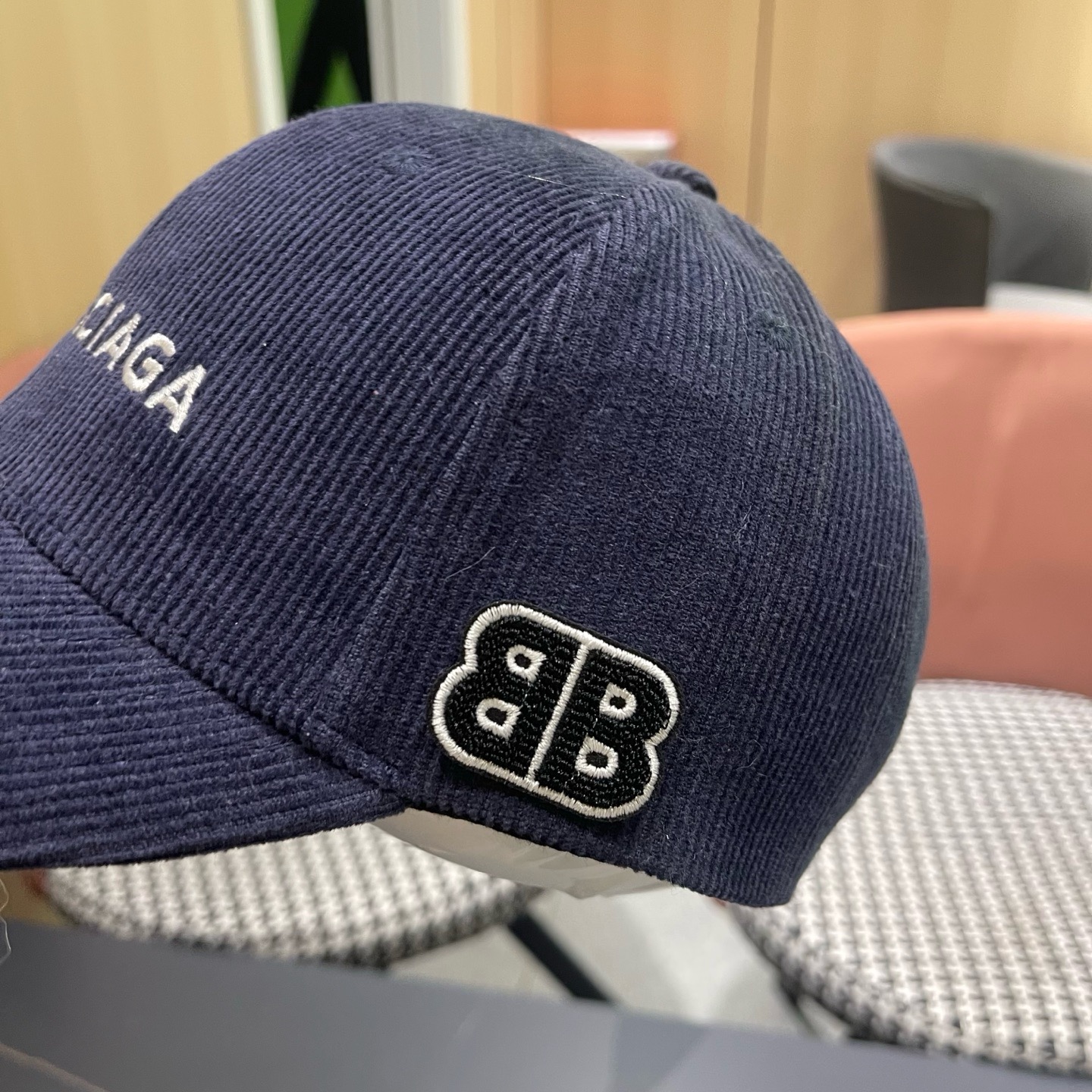 巴黎世家Balenciaga 秋冬版新款正式来袭，众明星款 巴黎世家 高档棒球帽，细节做工特别精致，专柜