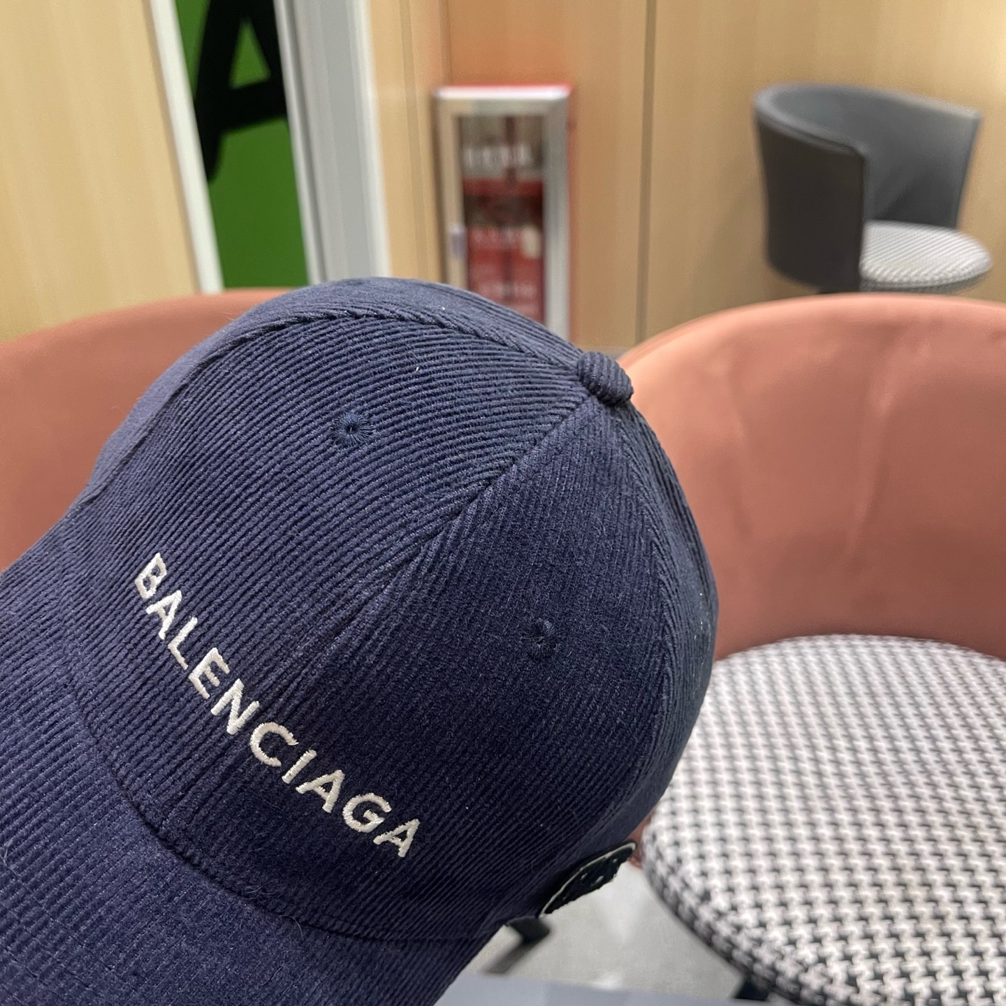 巴黎世家Balenciaga 秋冬版新款正式来袭，众明星款 巴黎世家 高档棒球帽，细节做工特别精致，专柜