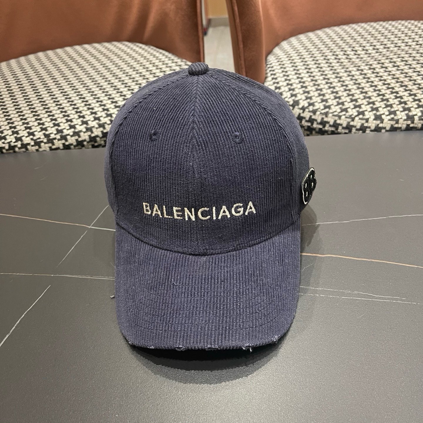 巴黎世家Balenciaga 秋冬版新款正式来袭，众明星款 巴黎世家 高档棒球帽，细节做工特别精致，专柜
