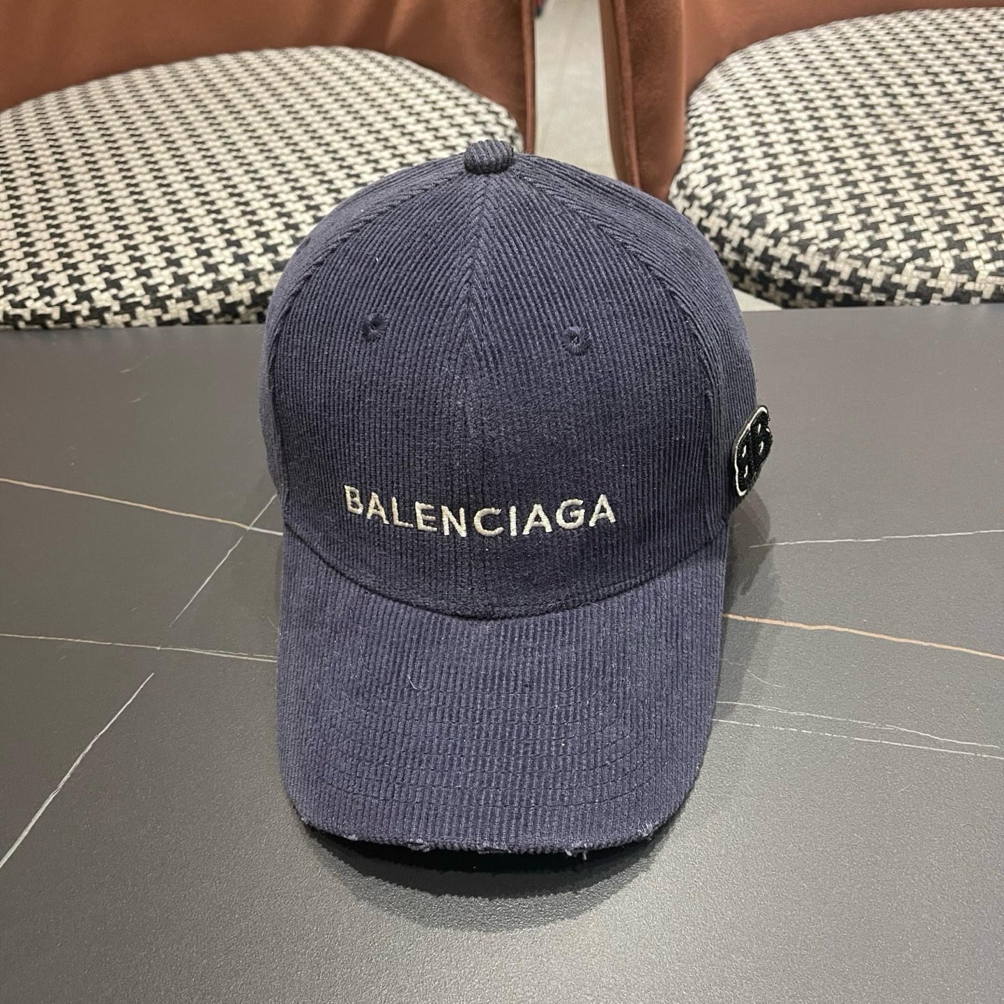 巴黎世家Balenciaga 秋冬版新款正式来袭，众明星款 巴黎世家 高档棒球帽，细节做工特别精致，专柜