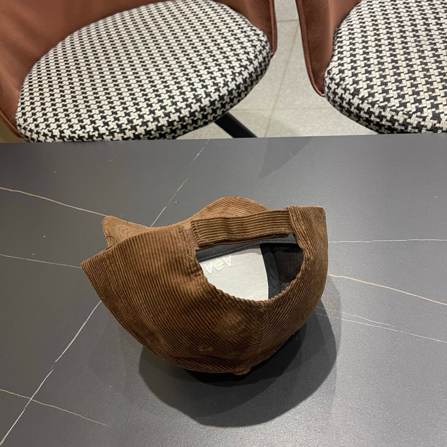 巴黎世家Balenciaga 秋冬版新款正式来袭，众明星款 巴黎世家 高档棒球帽，细节做工特别精致，专柜