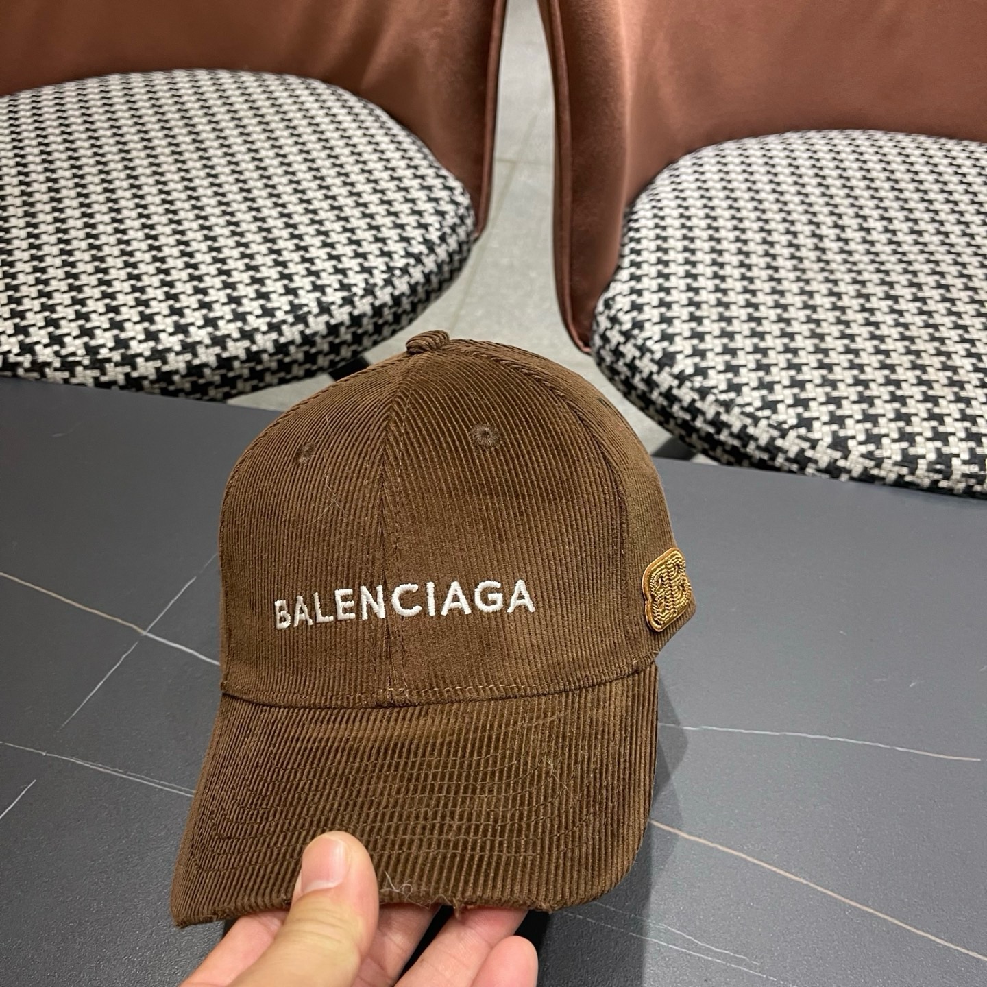 巴黎世家Balenciaga 秋冬版新款正式来袭，众明星款 巴黎世家 高档棒球帽，细节做工特别精致，专柜