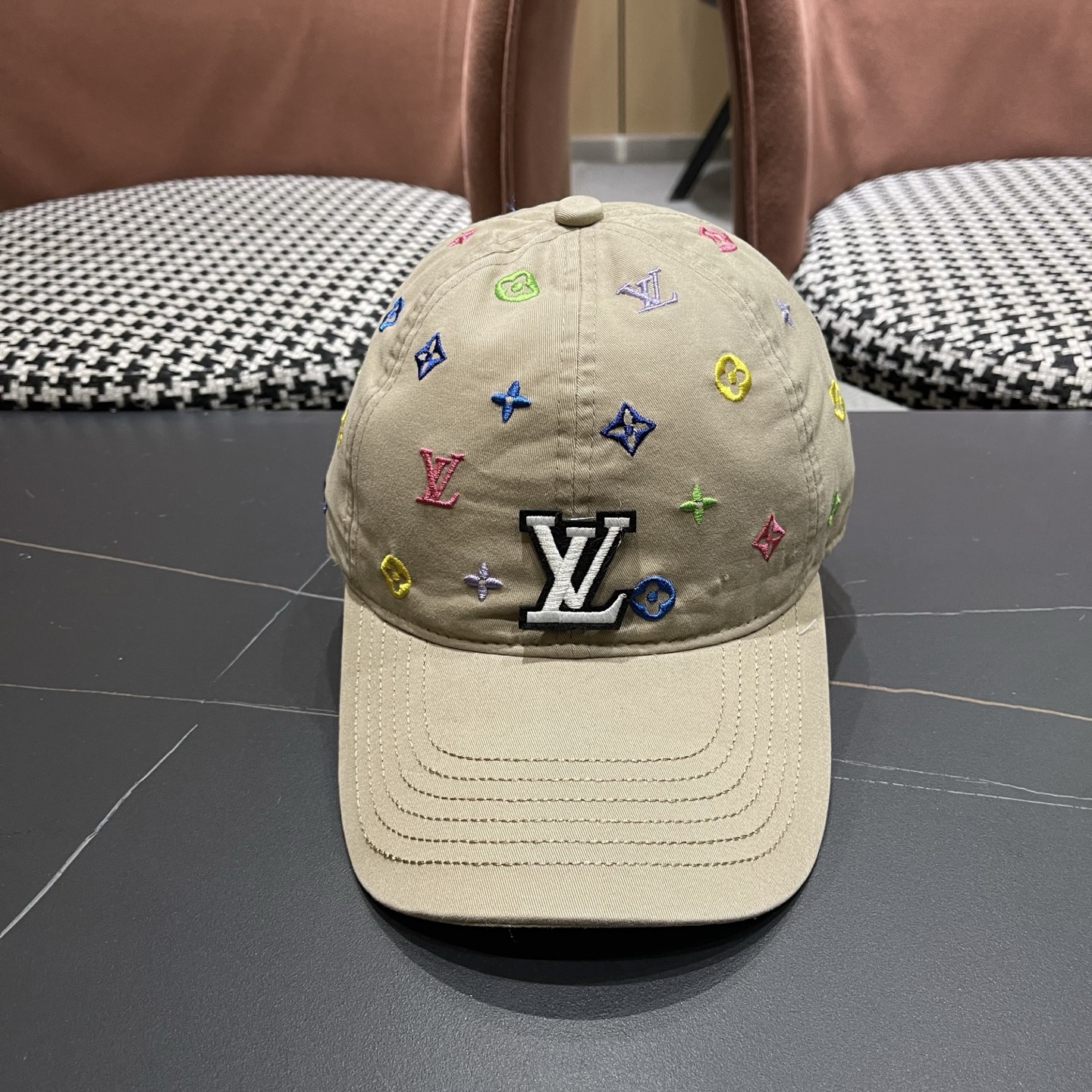 Lv路易威登新款棒球帽刺绣时尚男士帽子
