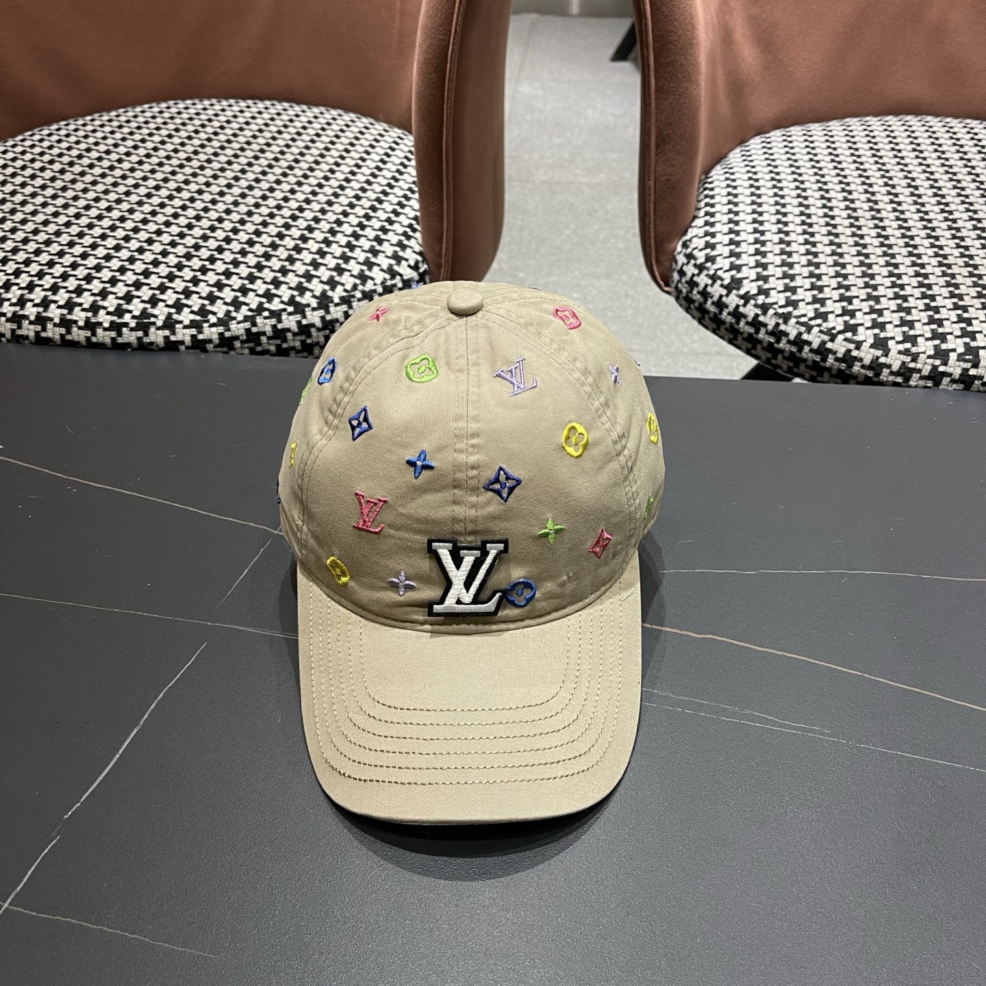 Lv路易威登新款棒球帽刺绣时尚男士帽子