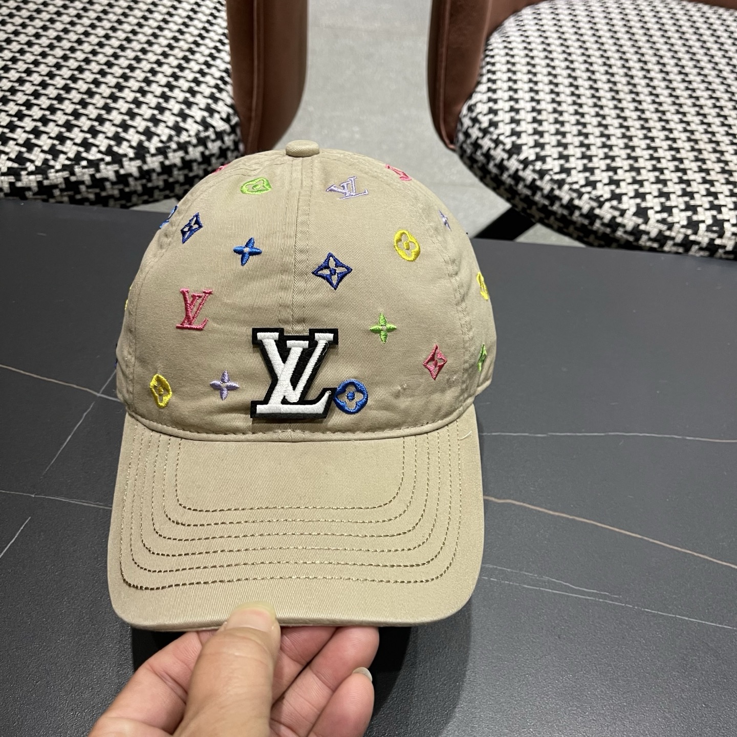 Lv路易威登新款棒球帽刺绣时尚男士帽子