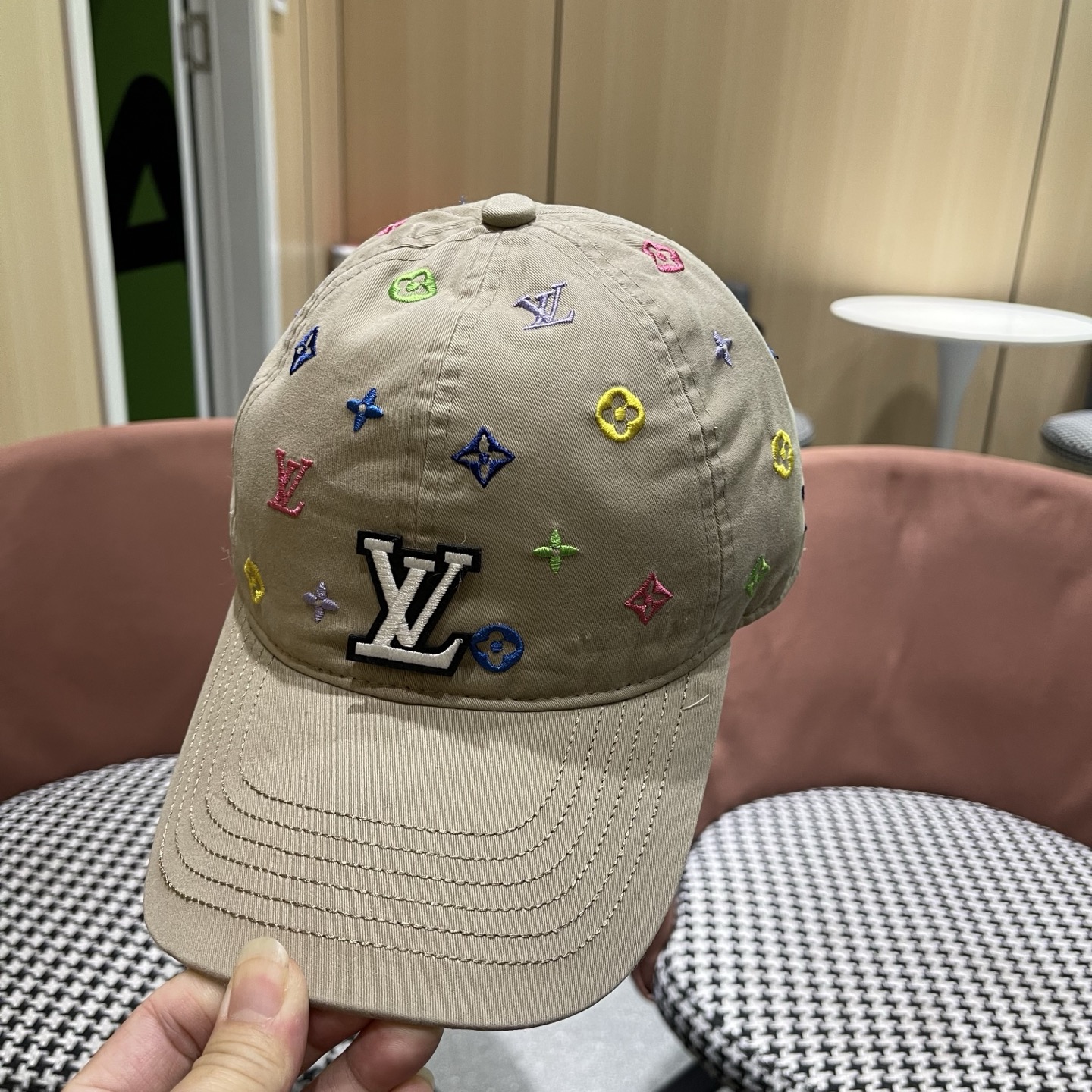 Lv路易威登新款棒球帽刺绣时尚男士帽子