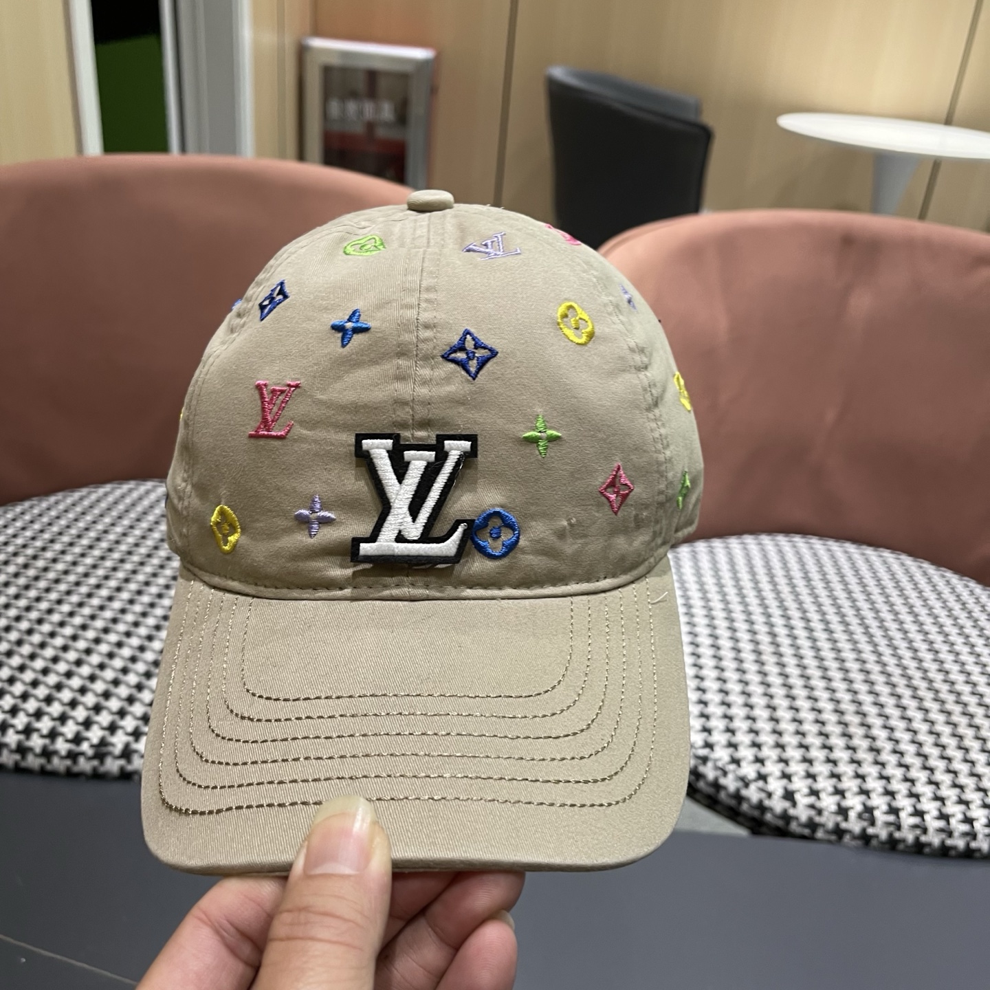 Lv路易威登新款棒球帽刺绣时尚男士帽子