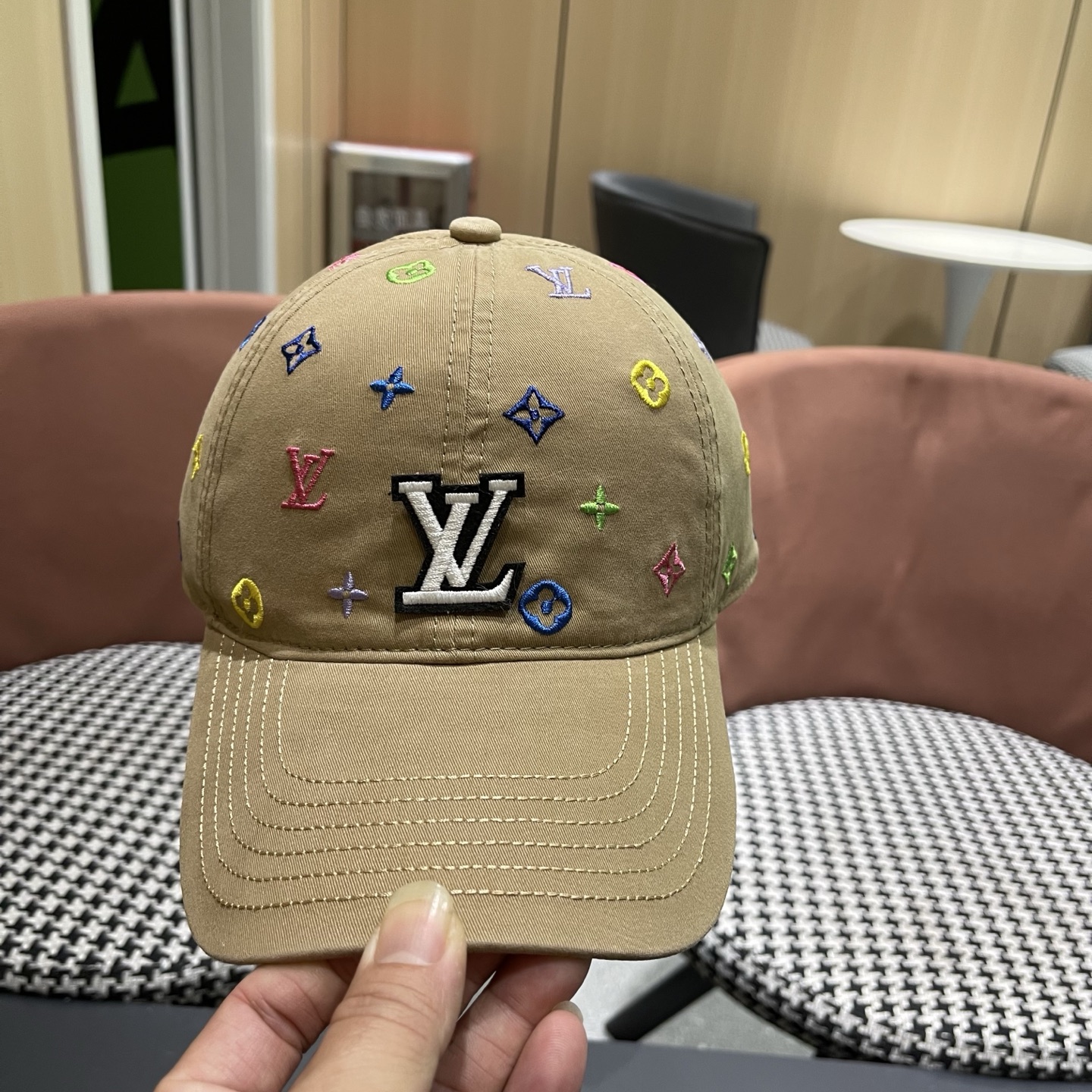 Lv路易威登新款棒球帽刺绣时尚男士帽子