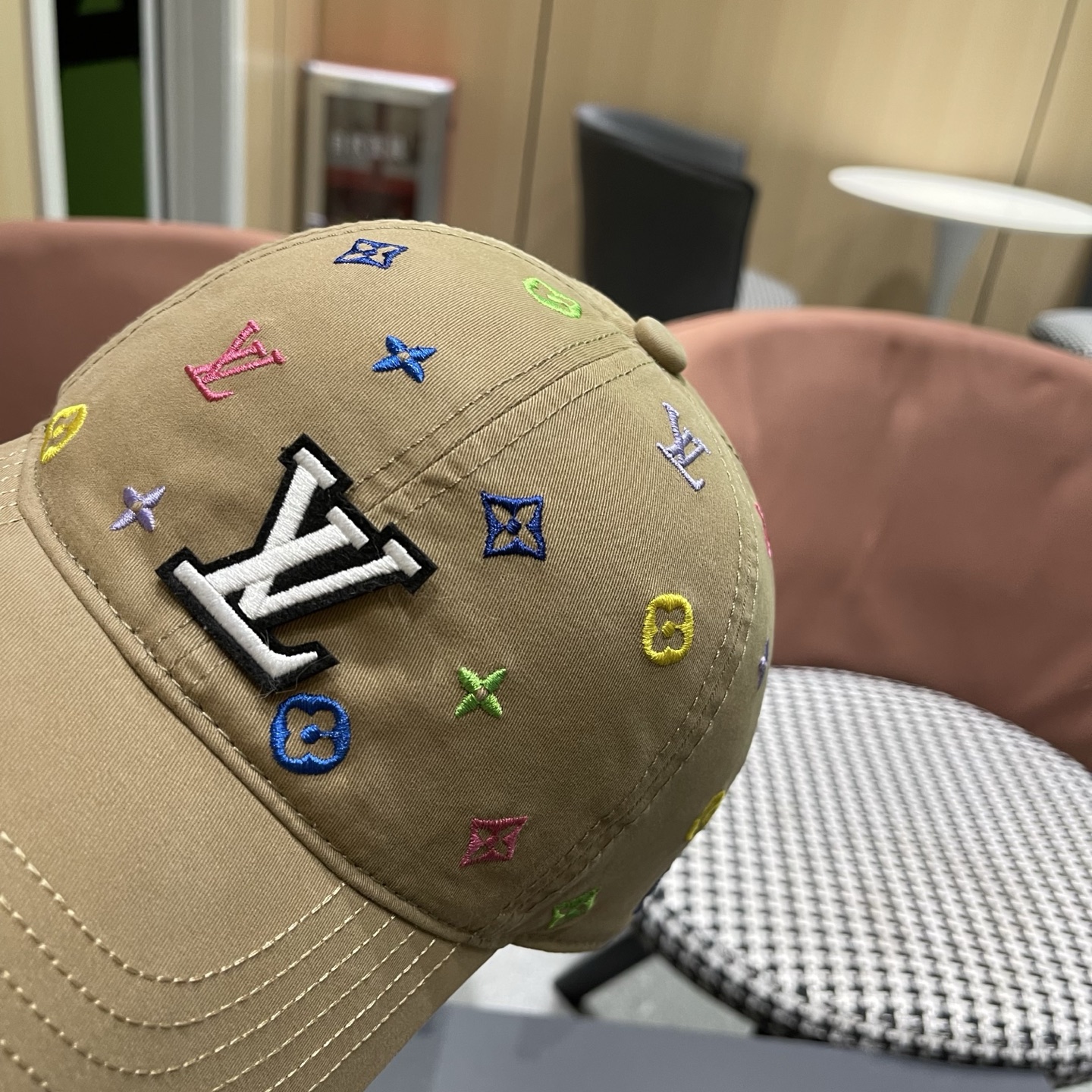 Lv路易威登新款棒球帽刺绣时尚男士帽子