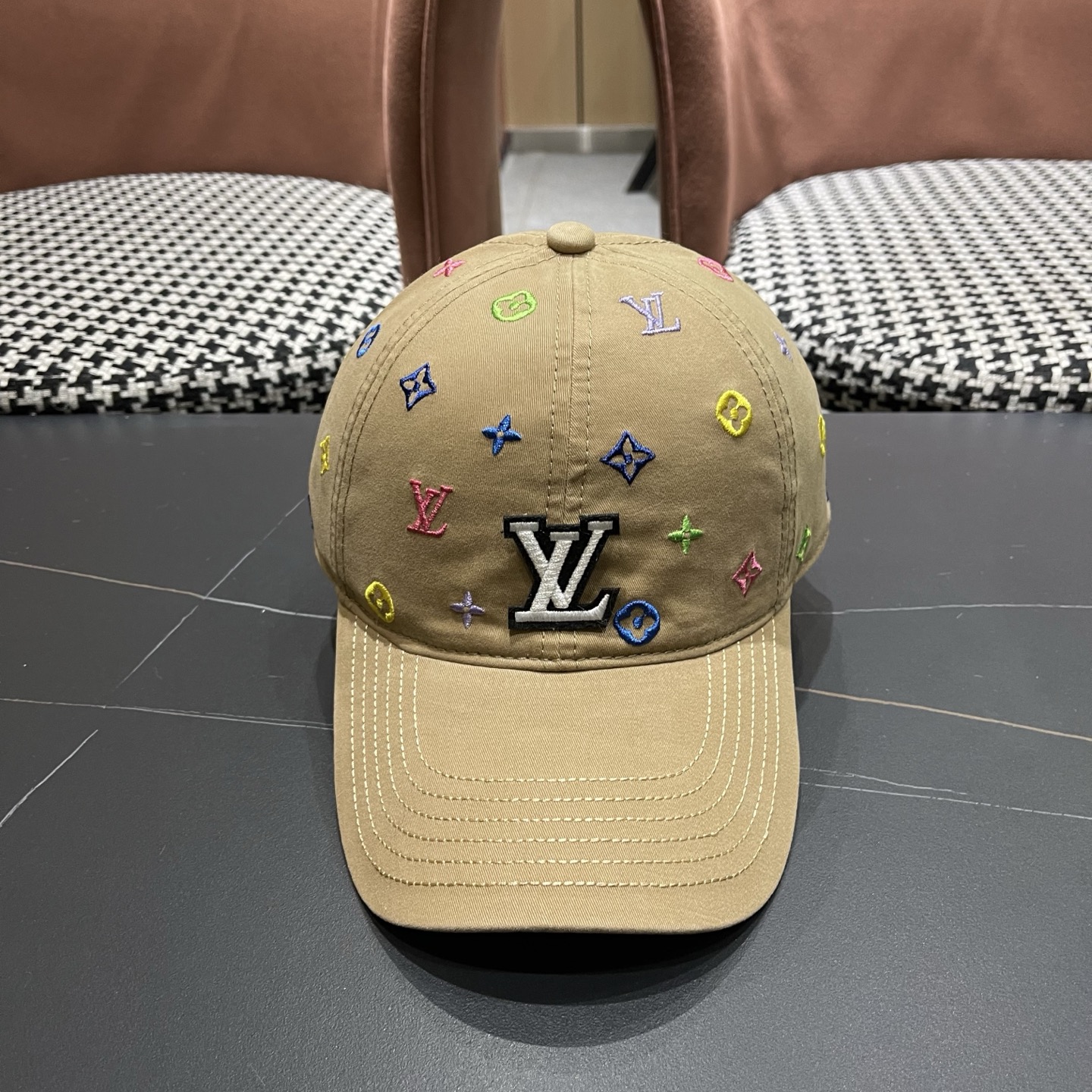 Lv路易威登新款棒球帽刺绣时尚男士帽子