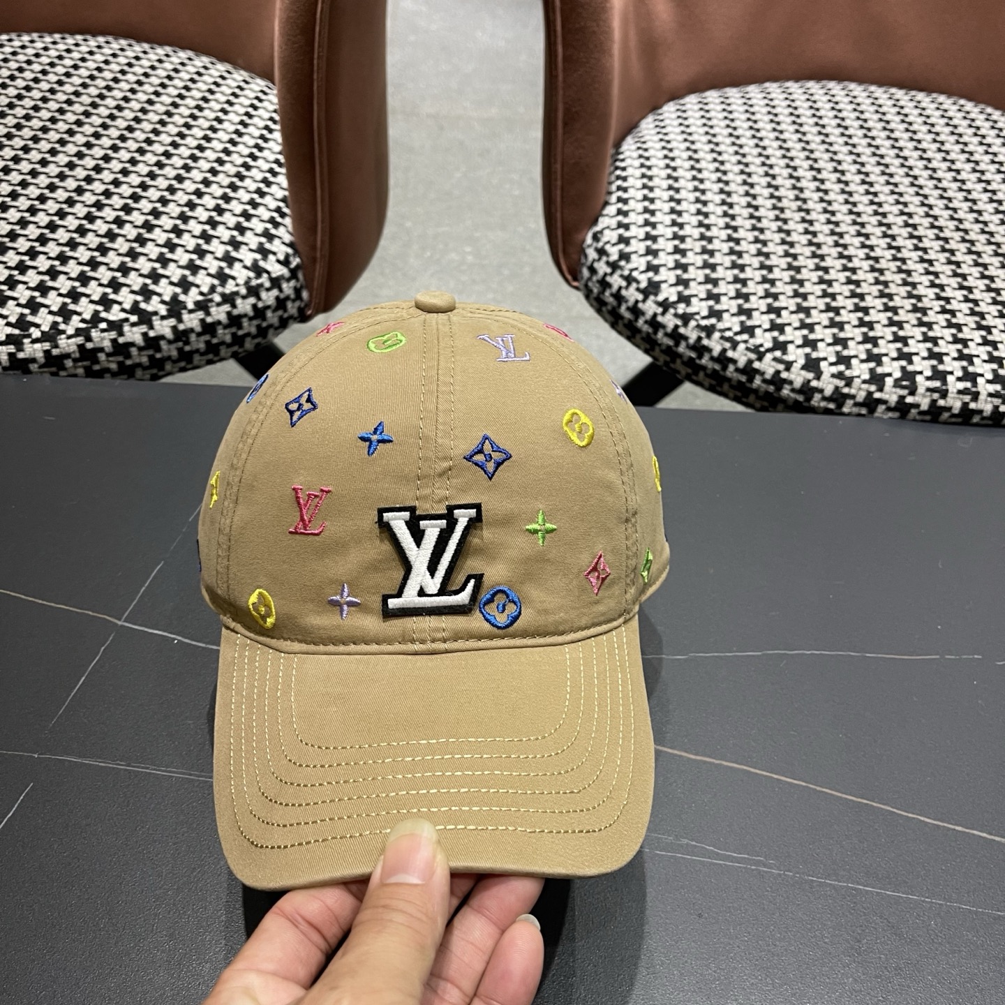 Lv路易威登新款棒球帽刺绣时尚男士帽子
