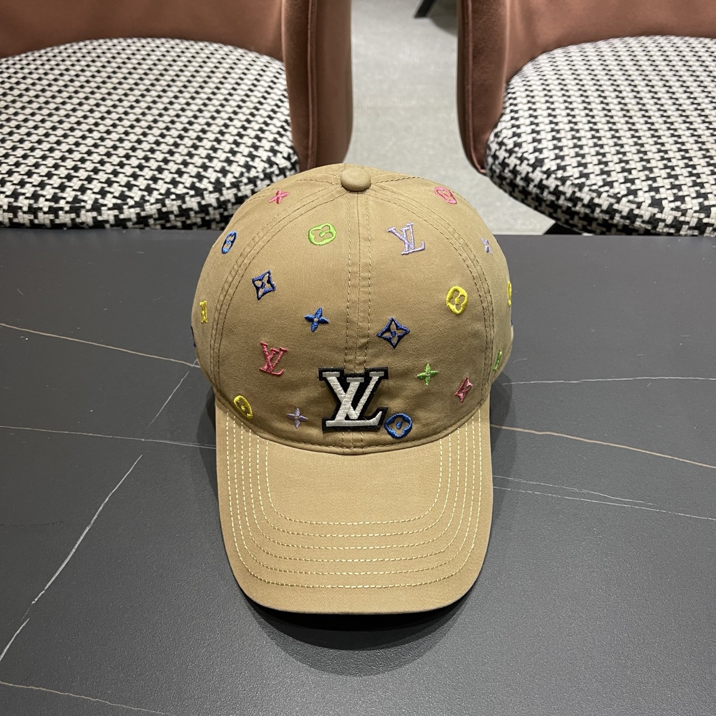 Lv路易威登新款棒球帽刺绣时尚男士帽子