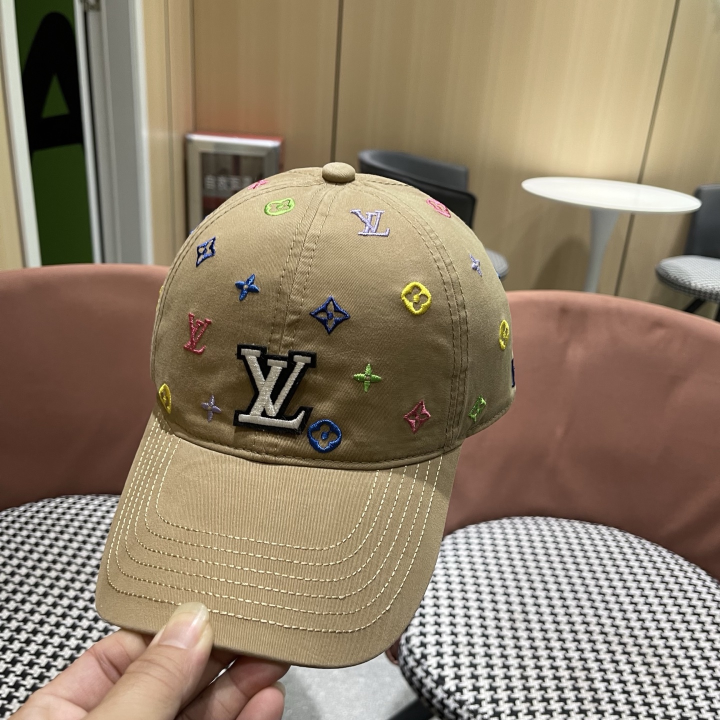 Lv路易威登新款棒球帽刺绣时尚男士帽子