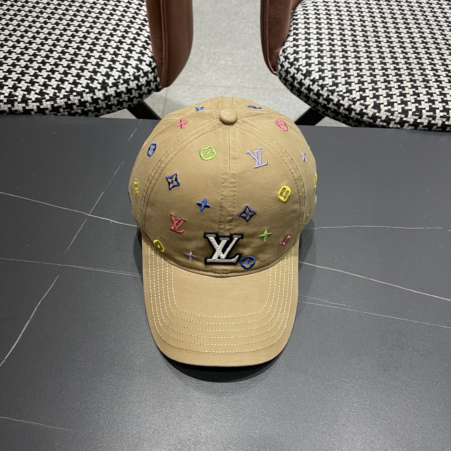 Lv路易威登新款棒球帽刺绣时尚男士帽子