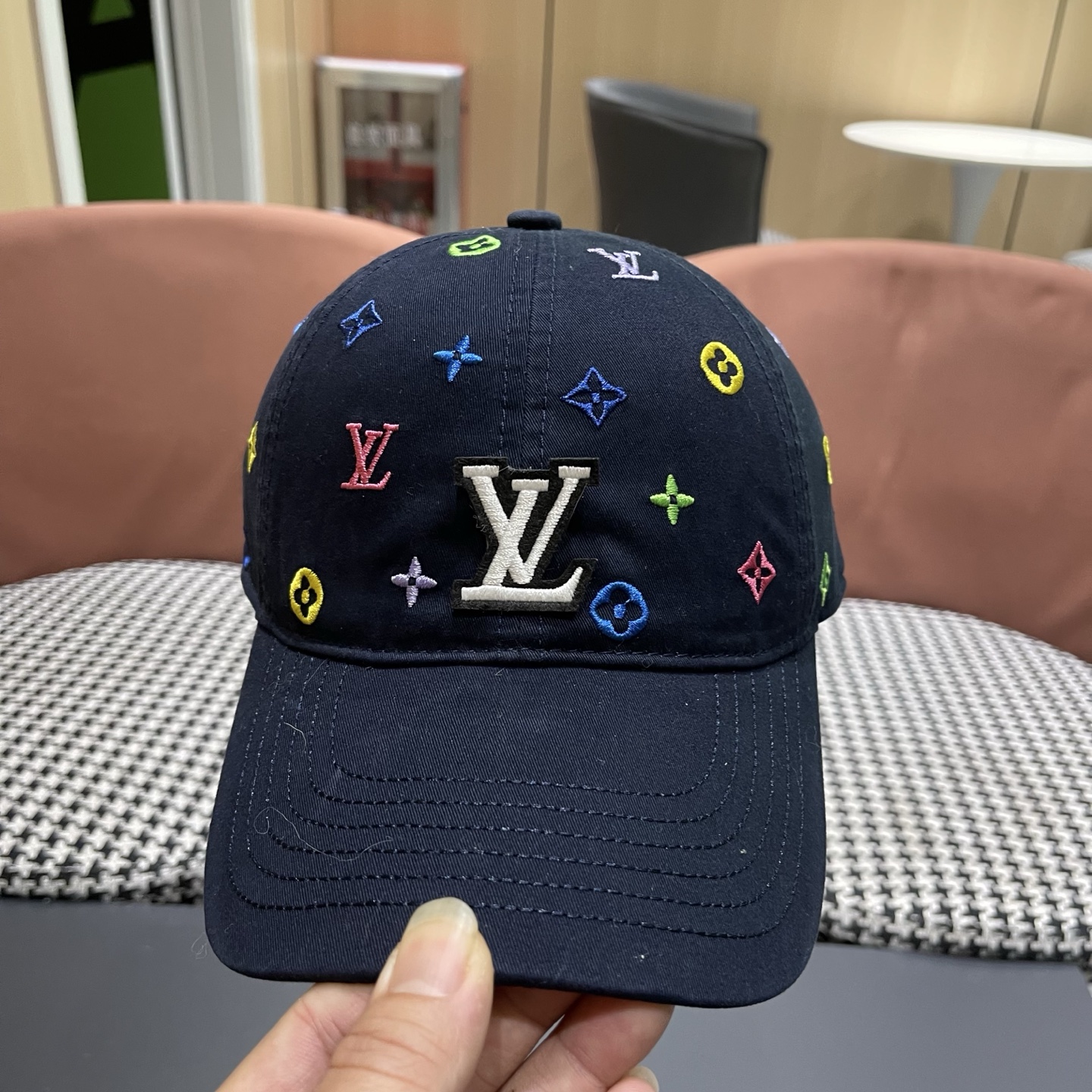 Lv路易威登新款棒球帽刺绣时尚男士帽子