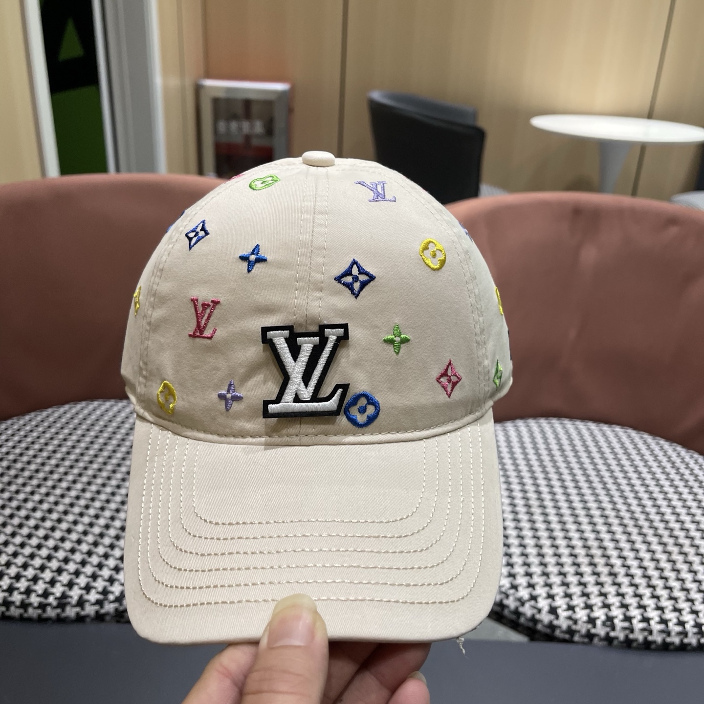 Lv路易威登新款棒球帽刺绣时尚男士帽子