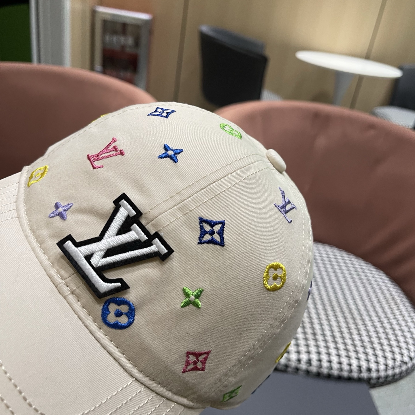 Lv路易威登新款棒球帽刺绣时尚男士帽子