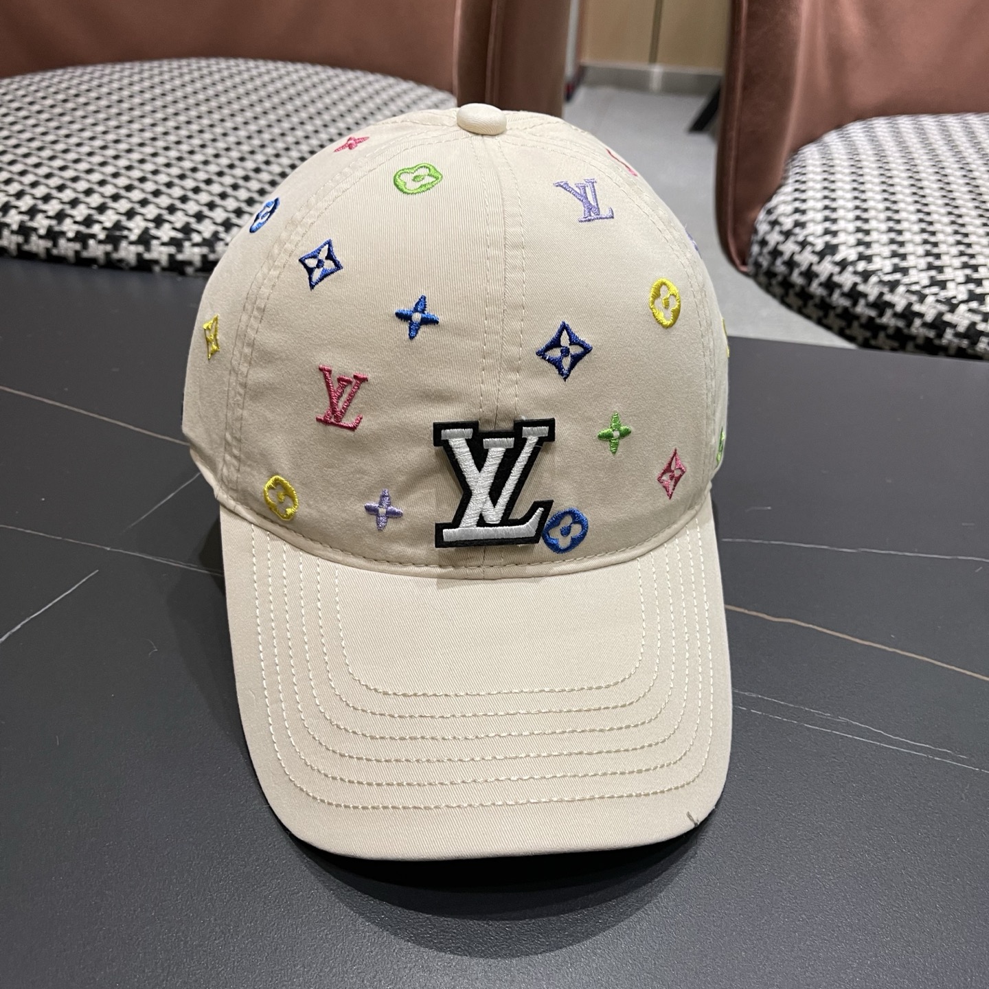 Lv路易威登新款棒球帽刺绣时尚男士帽子