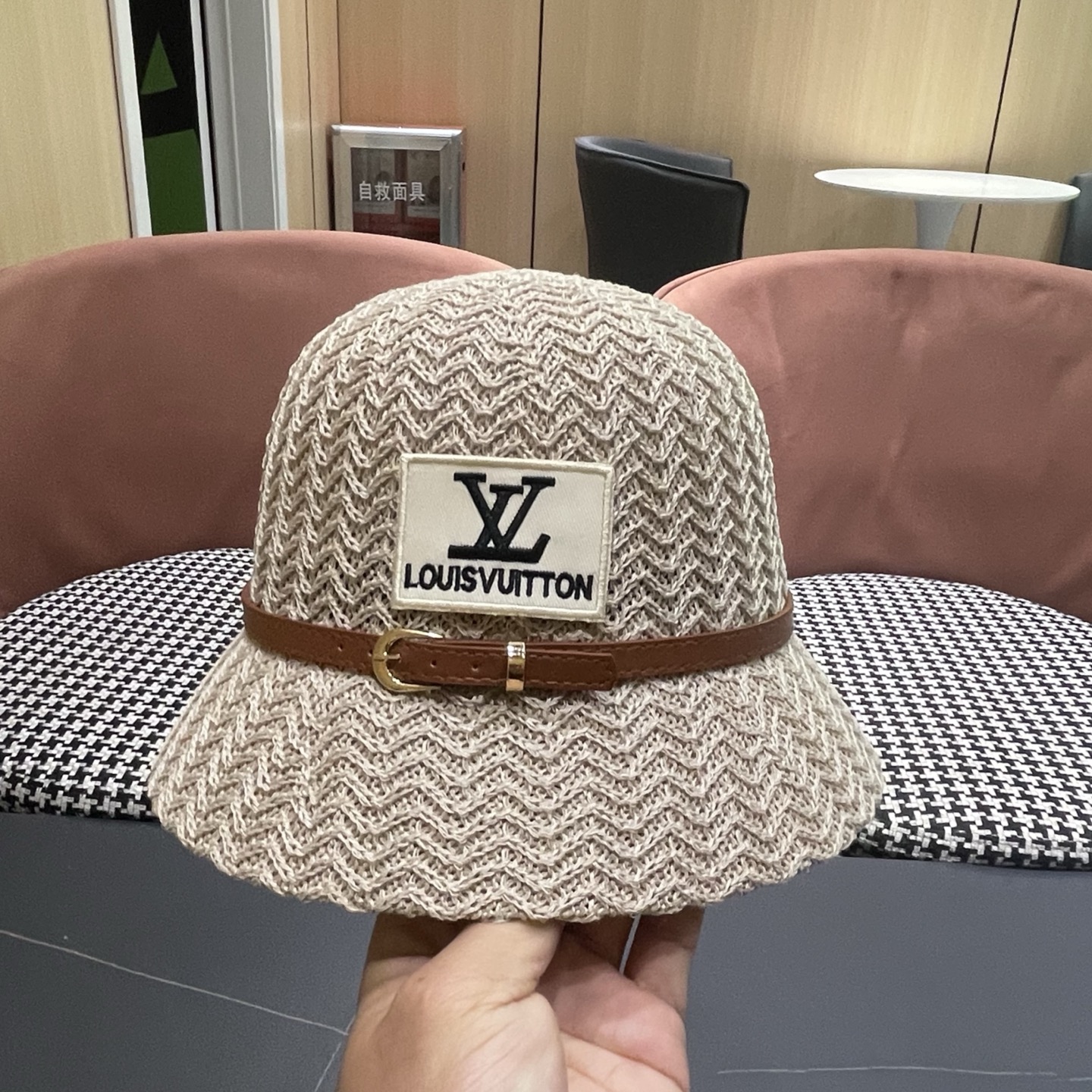 LV路易威登 渔夫帽韩版秋冬季女新款显脸小休闲百搭时尚波浪纹水桶帽盆帽