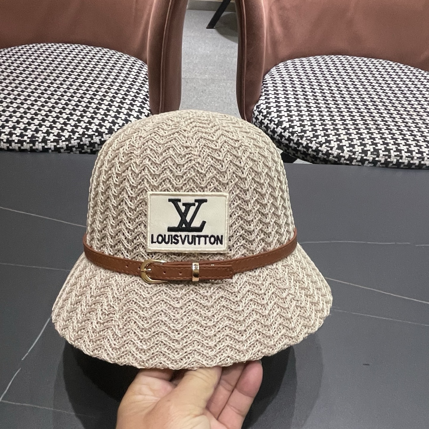 LV路易威登 渔夫帽韩版秋冬季女新款显脸小休闲百搭时尚波浪纹水桶帽盆帽