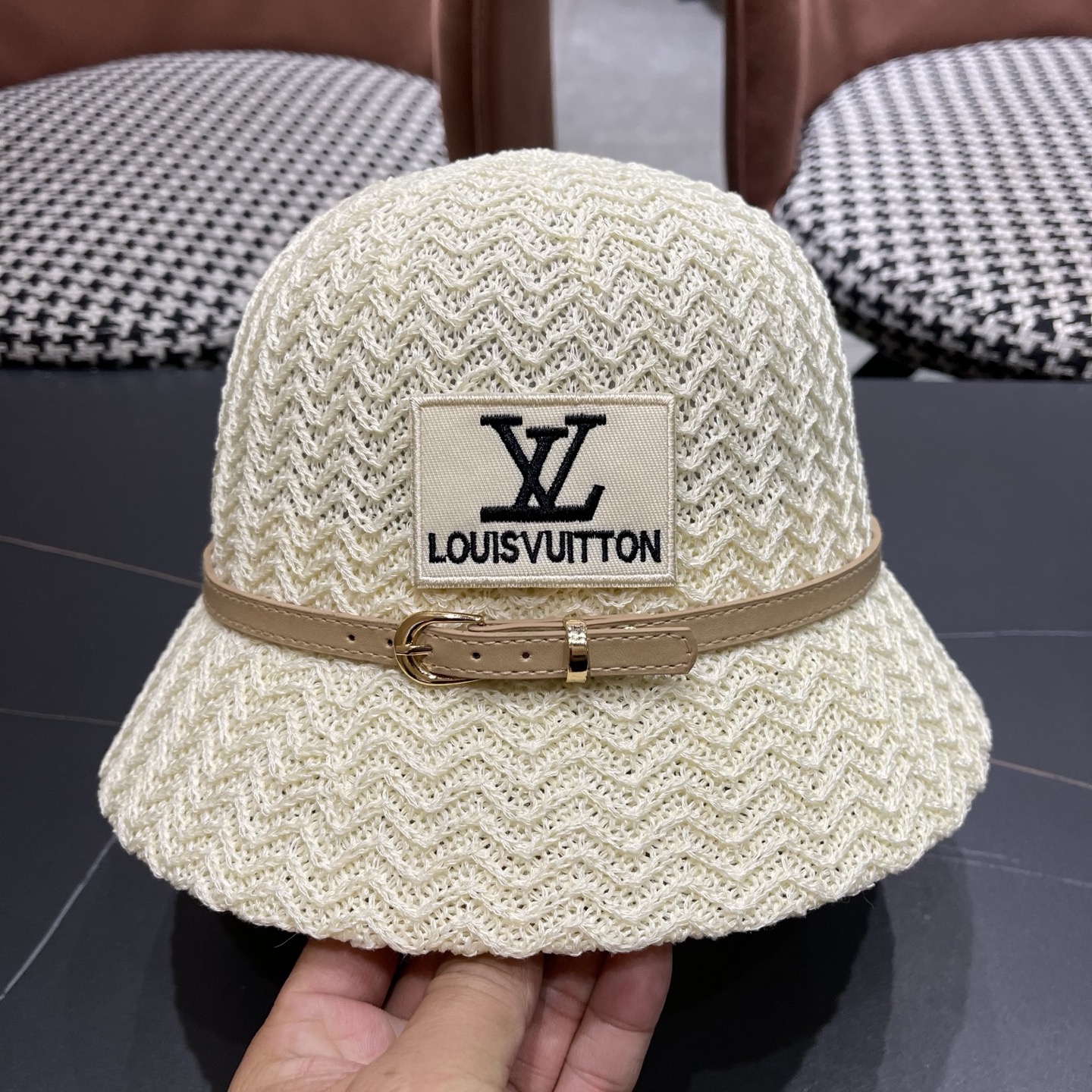 LV路易威登 渔夫帽韩版秋冬季女新款显脸小休闲百搭时尚波浪纹水桶帽盆帽
