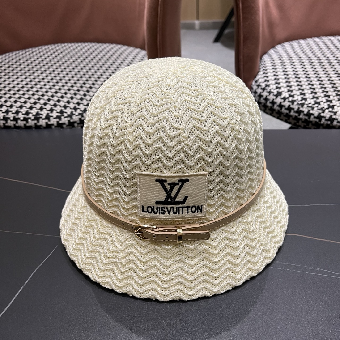 LV路易威登 渔夫帽韩版秋冬季女新款显脸小休闲百搭时尚波浪纹水桶帽盆帽