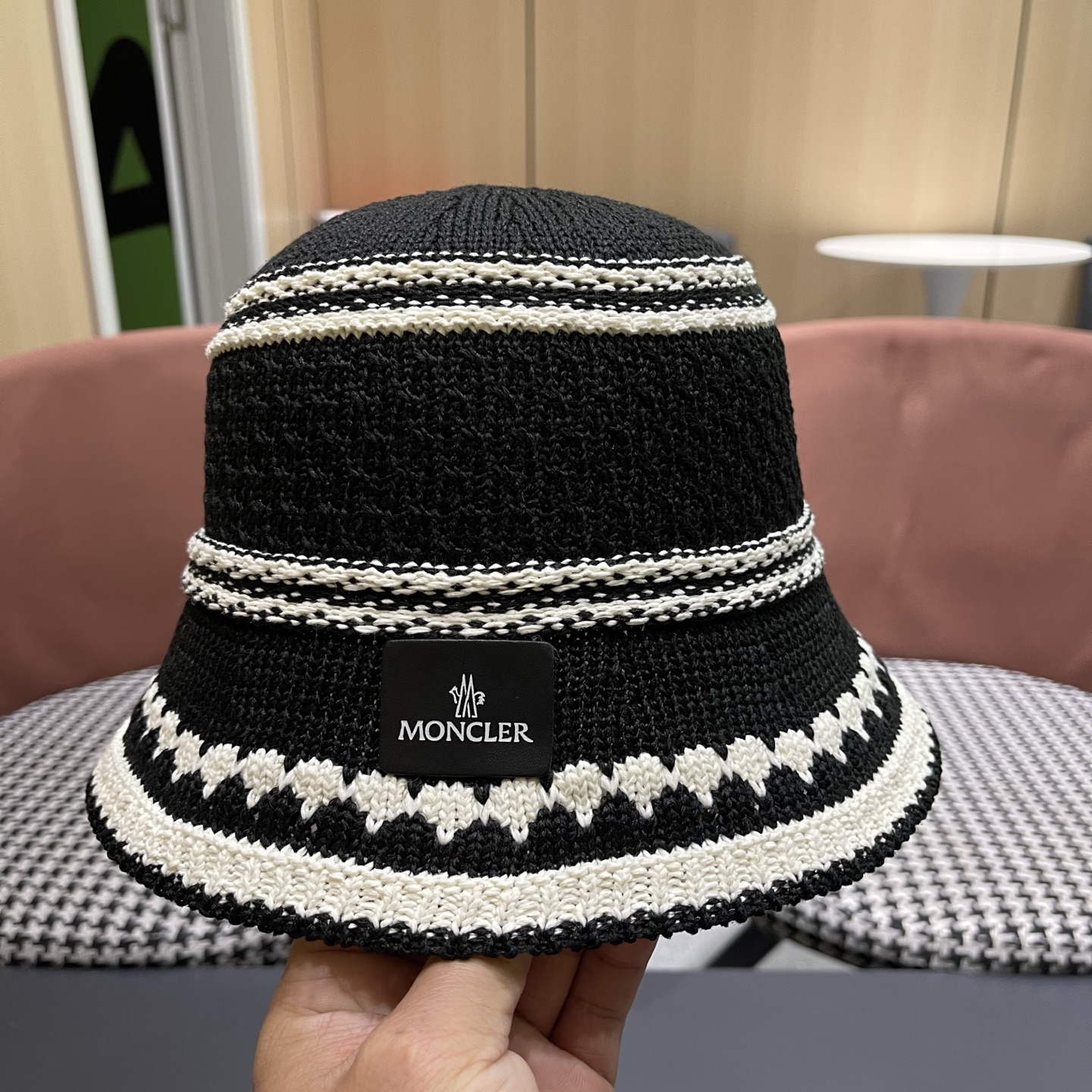 MONCLER（蒙口）夏季大檐防晒帽户外出游度假遮脸太阳帽草编撞色条纹镂空渔夫帽女