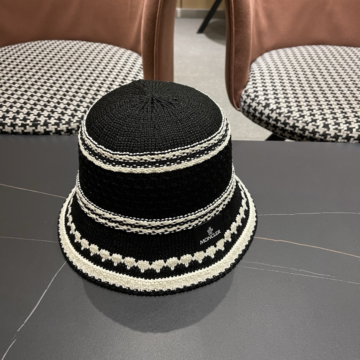 MONCLER（蒙口）夏季大檐防晒帽户外出游度假遮脸太阳帽草编撞色条纹镂空渔夫帽女