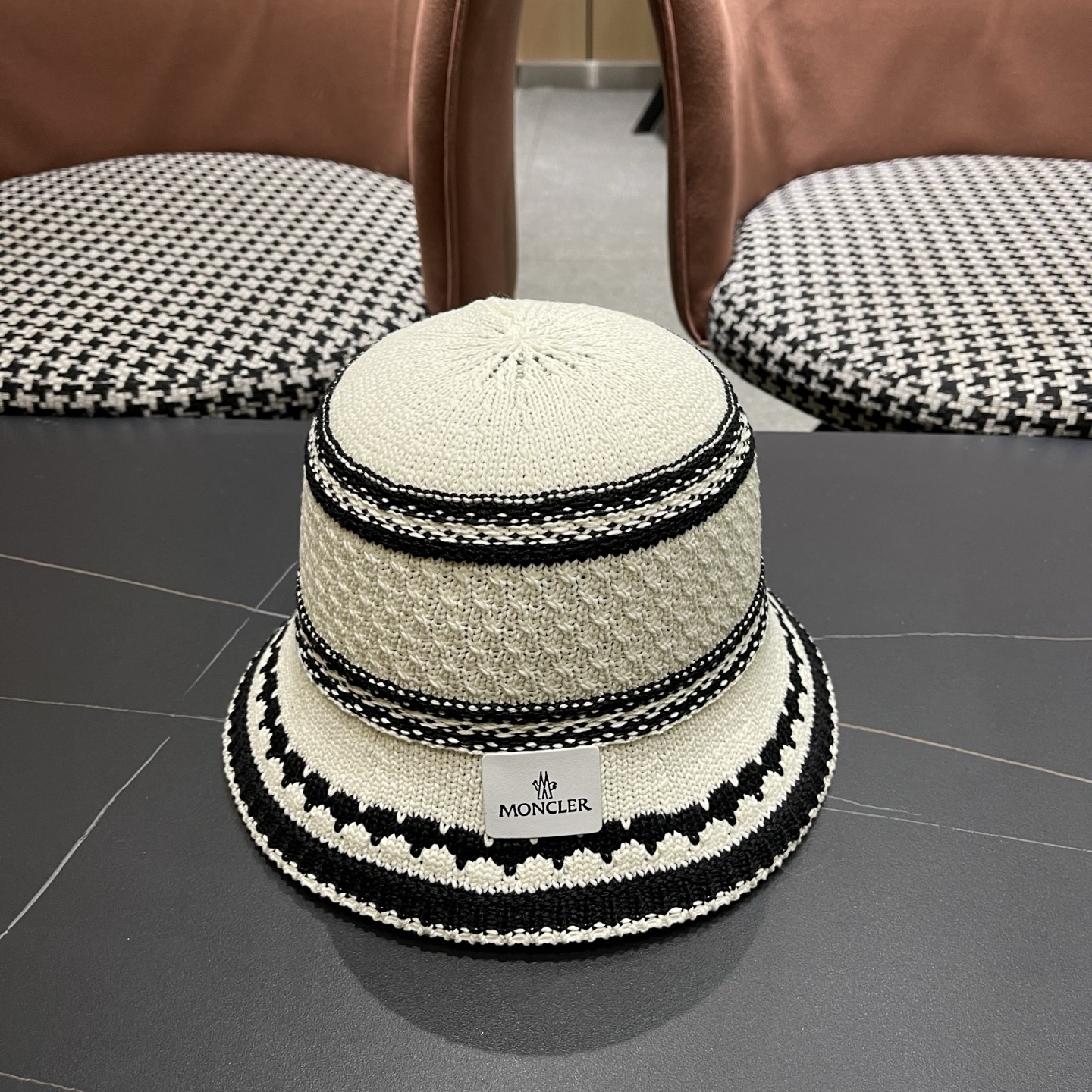 MONCLER（蒙口）夏季大檐防晒帽户外出游度假遮脸太阳帽草编撞色条纹镂空渔夫帽女