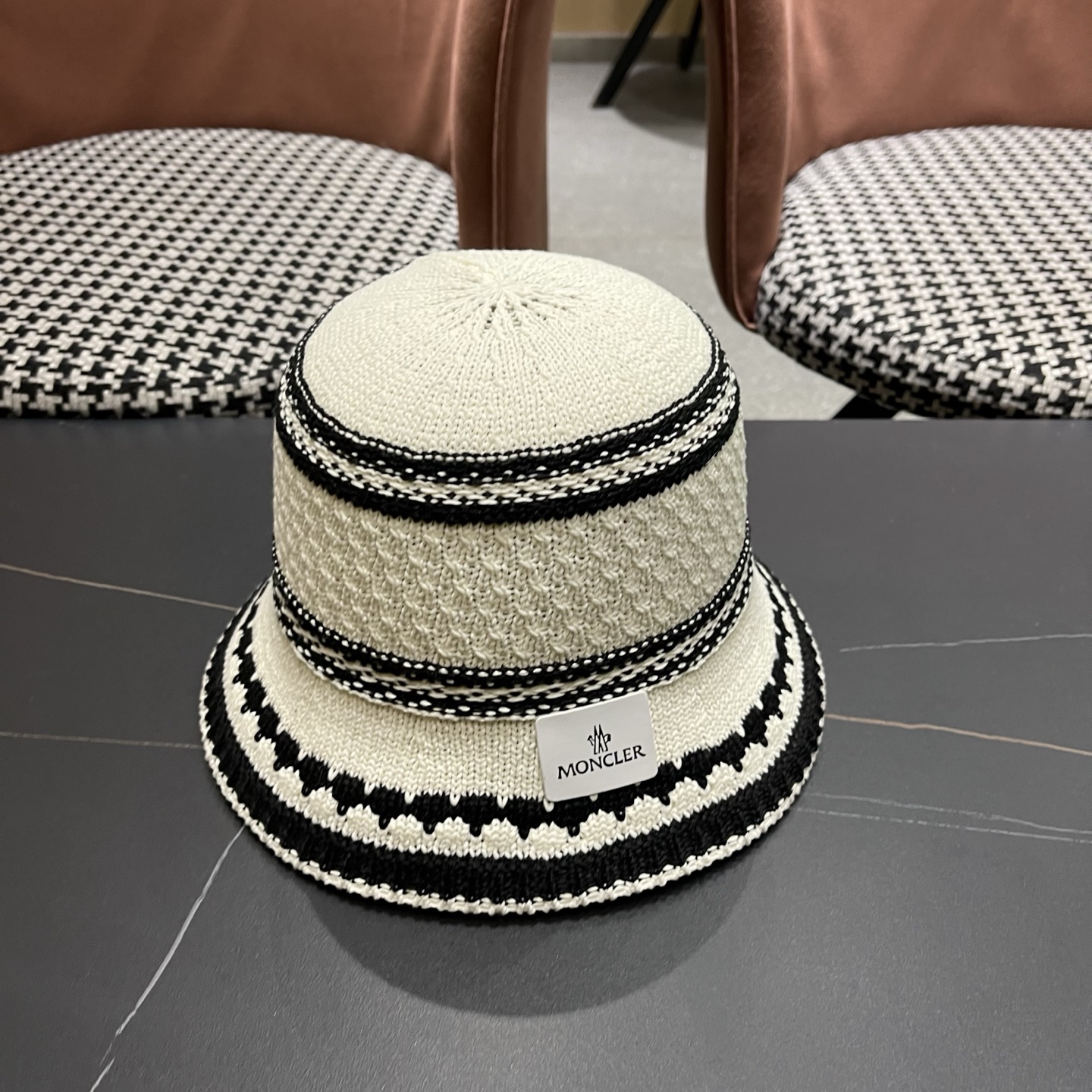 MONCLER（蒙口）夏季大檐防晒帽户外出游度假遮脸太阳帽草编撞色条纹镂空渔夫帽女