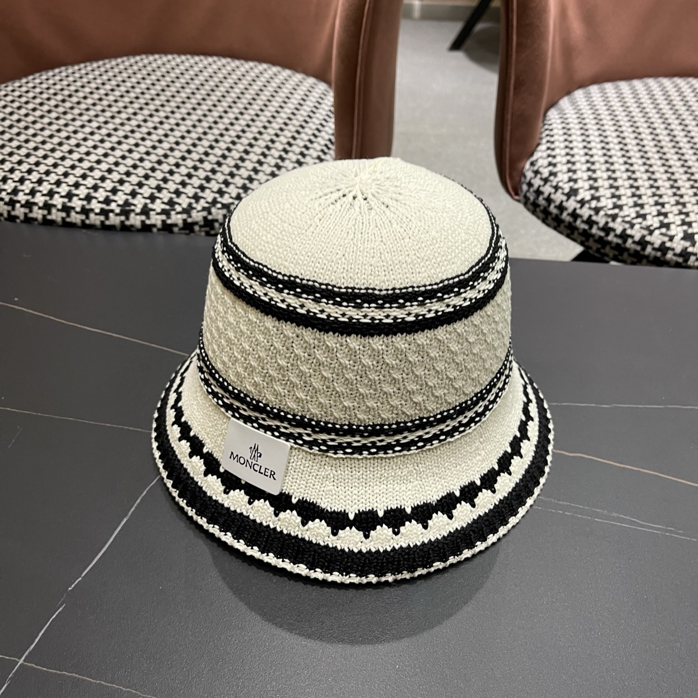 MONCLER（蒙口）夏季大檐防晒帽户外出游度假遮脸太阳帽草编撞色条纹镂空渔夫帽女