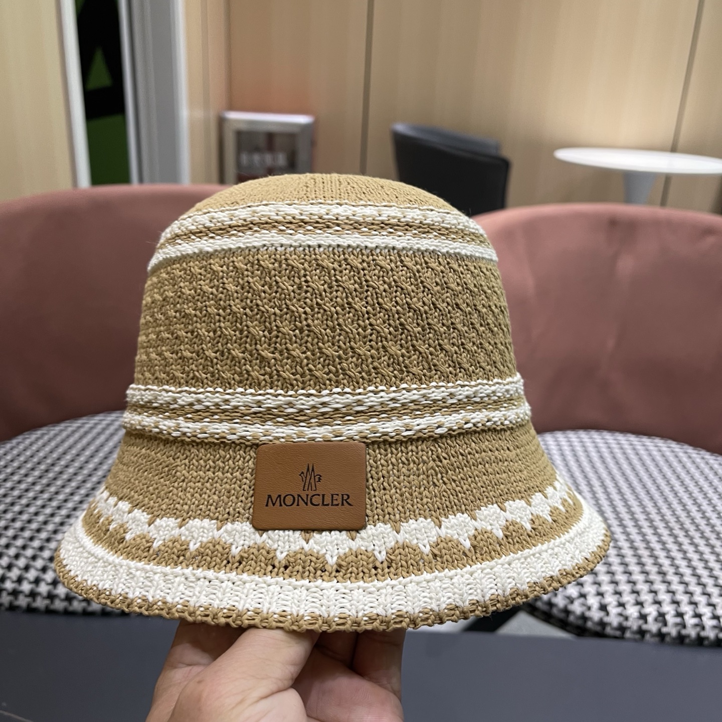 MONCLER（蒙口）夏季大檐防晒帽户外出游度假遮脸太阳帽草编撞色条纹镂空渔夫帽女