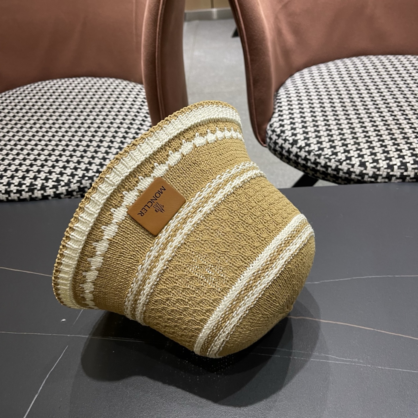 MONCLER（蒙口）夏季大檐防晒帽户外出游度假遮脸太阳帽草编撞色条纹镂空渔夫帽女