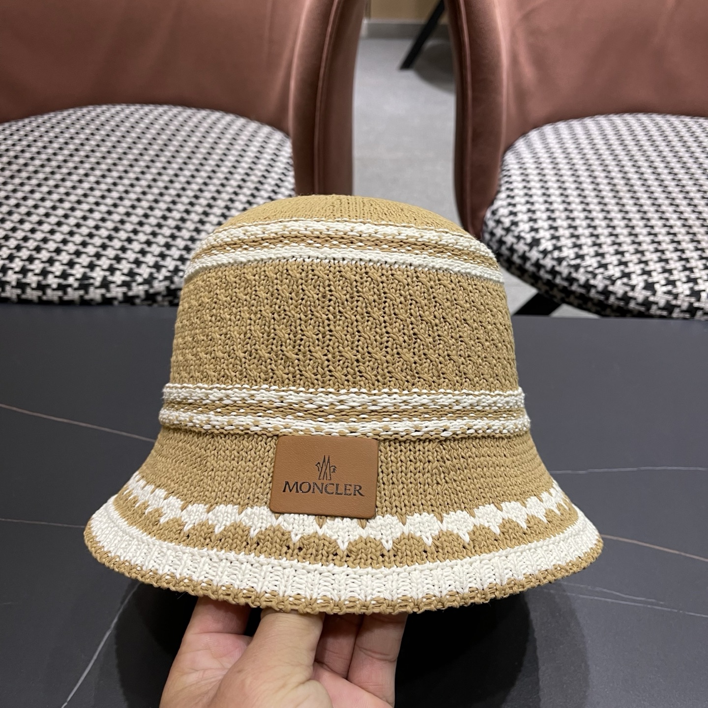 MONCLER（蒙口）夏季大檐防晒帽户外出游度假遮脸太阳帽草编撞色条纹镂空渔夫帽女