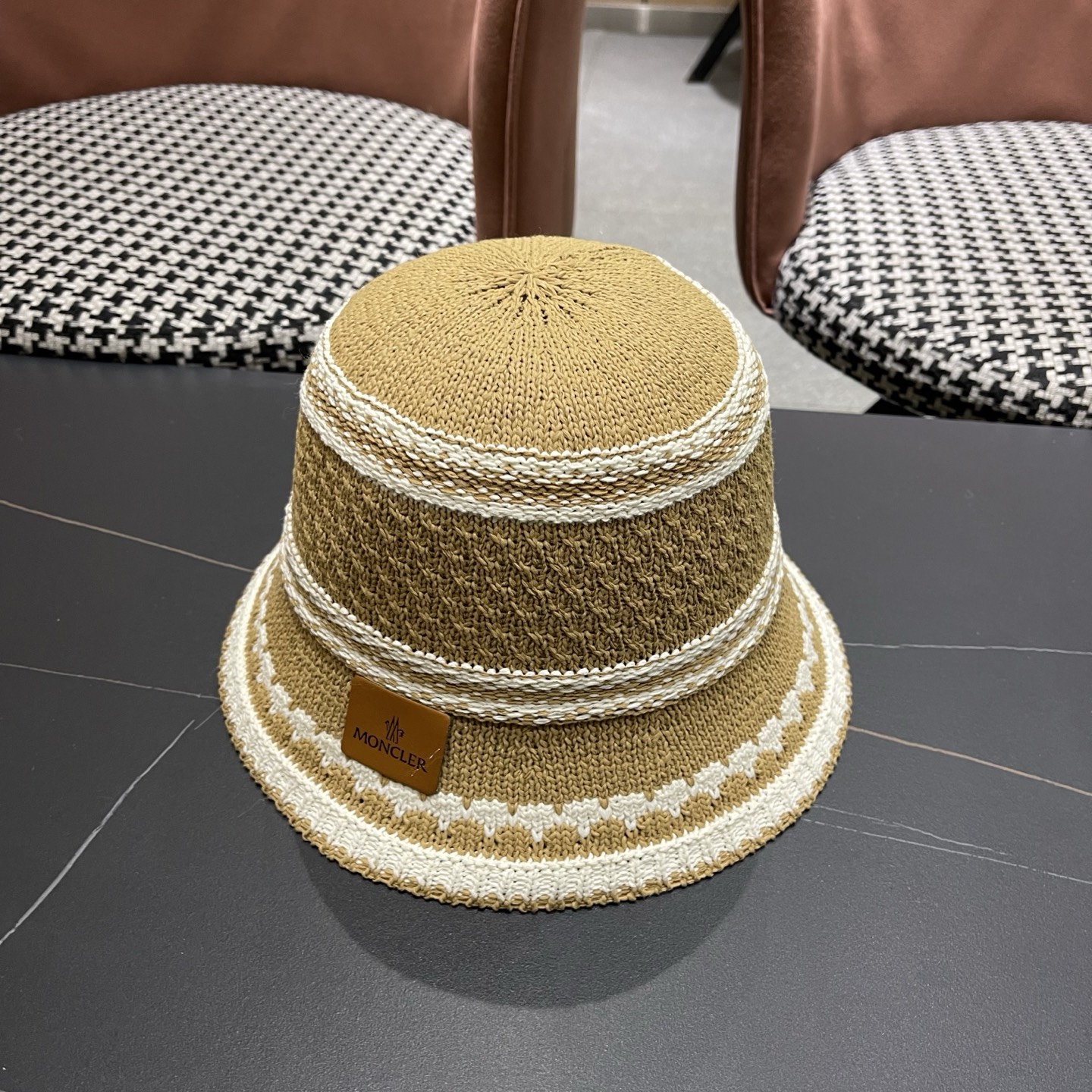 MONCLER（蒙口）夏季大檐防晒帽户外出游度假遮脸太阳帽草编撞色条纹镂空渔夫帽女