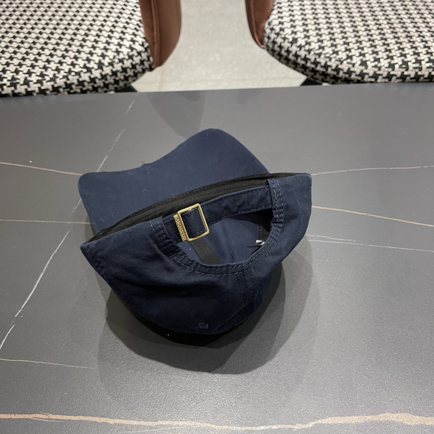 CELINE（塞琳）棒球帽🧢简简单单但很有辨识度 走在人群中一眼就能吸引住眼球