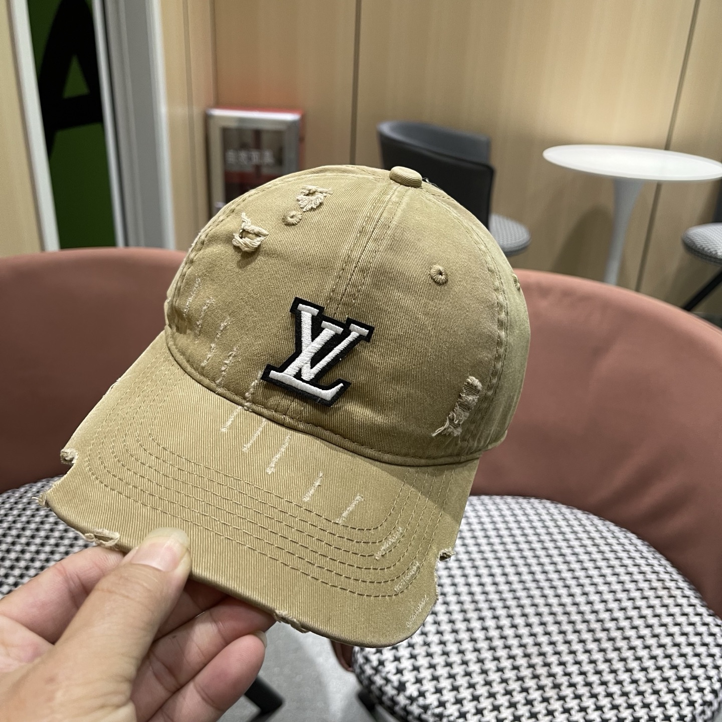 🧢路易威登棒球帽 LouisVuitton😍新款LV棒球帽，百搭款🤗男女通用！