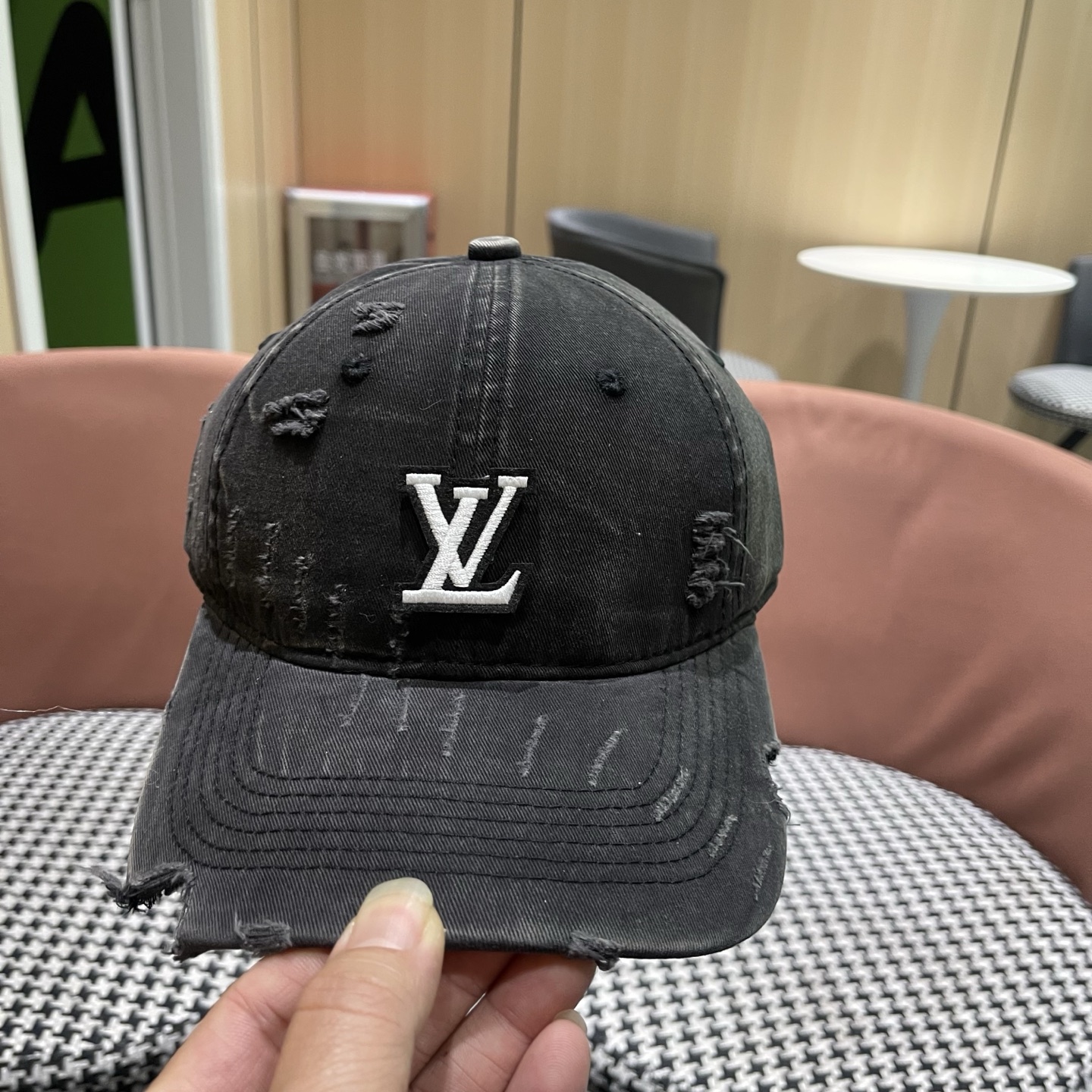 🧢路易威登棒球帽 LouisVuitton😍新款LV棒球帽，百搭款🤗男女通用！