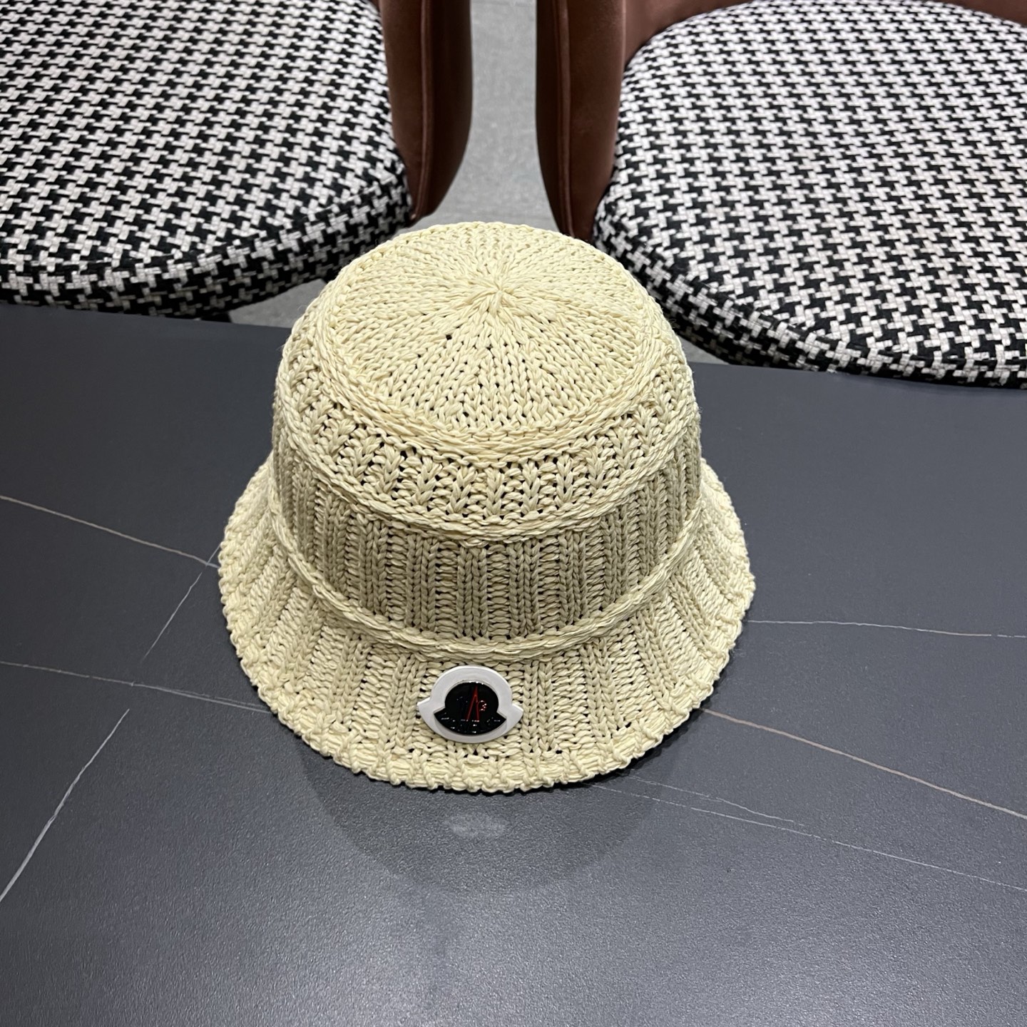 MONCLER（蒙口）夏日小清新草编渔夫帽女韩系镂空编织草帽海边遮阳水桶防晒帽子