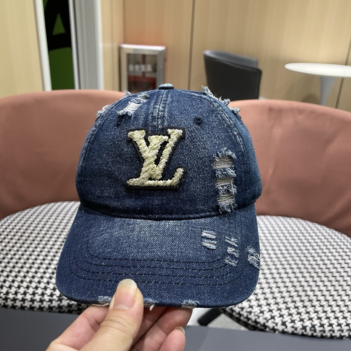 LV路易威登棒球帽火爆技术升级，风街头风十足，更符合现在时尚小哥哥小姐姐