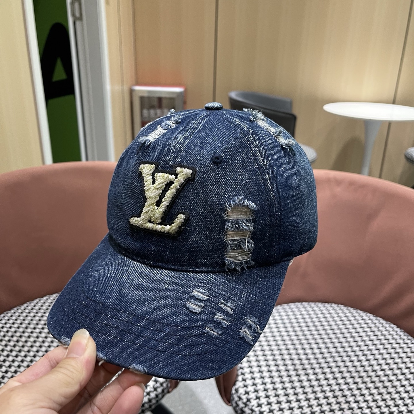 LV路易威登棒球帽火爆技术升级，风街头风十足，更符合现在时尚小哥哥小姐姐