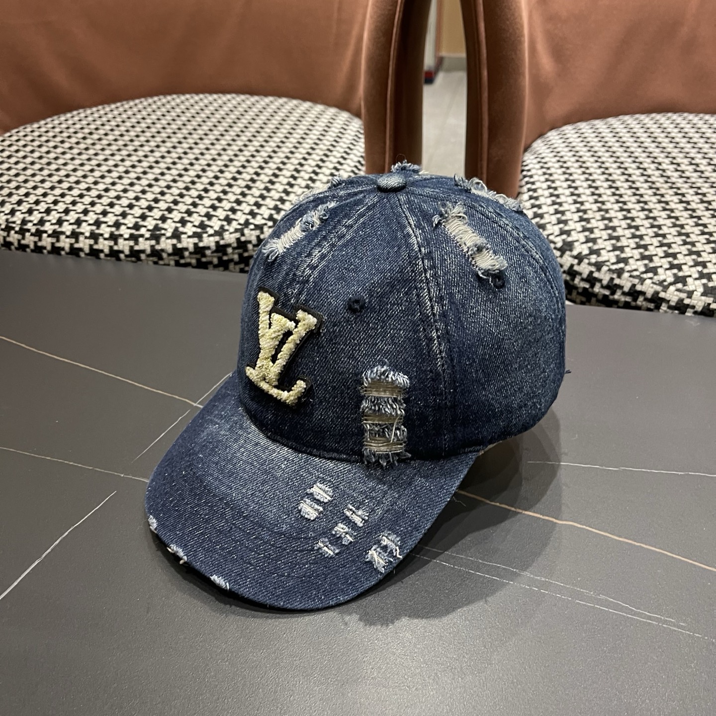 LV路易威登棒球帽火爆技术升级，风街头风十足，更符合现在时尚小哥哥小姐姐