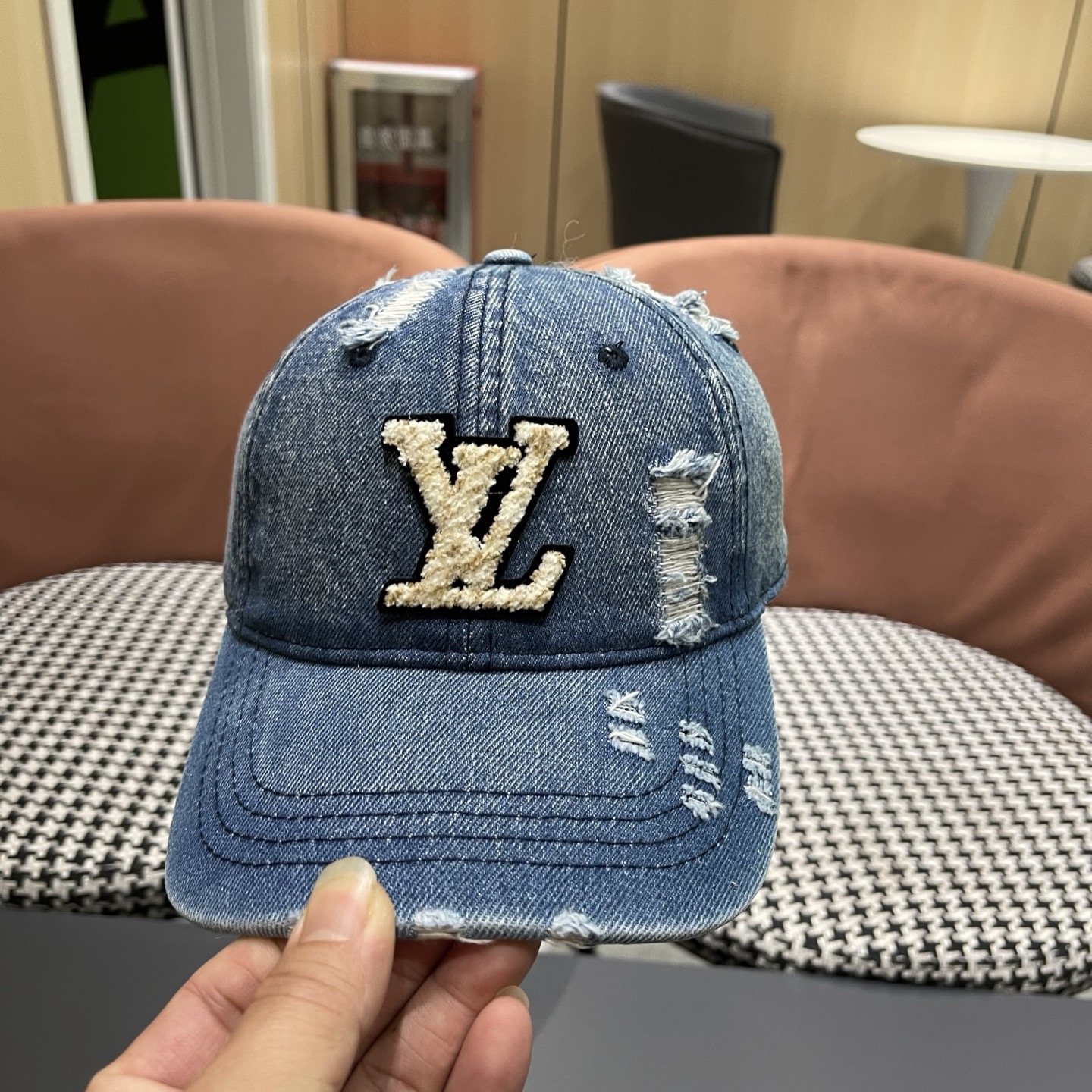 LV路易威登棒球帽火爆技术升级，风街头风十足，更符合现在时尚小哥哥小姐姐