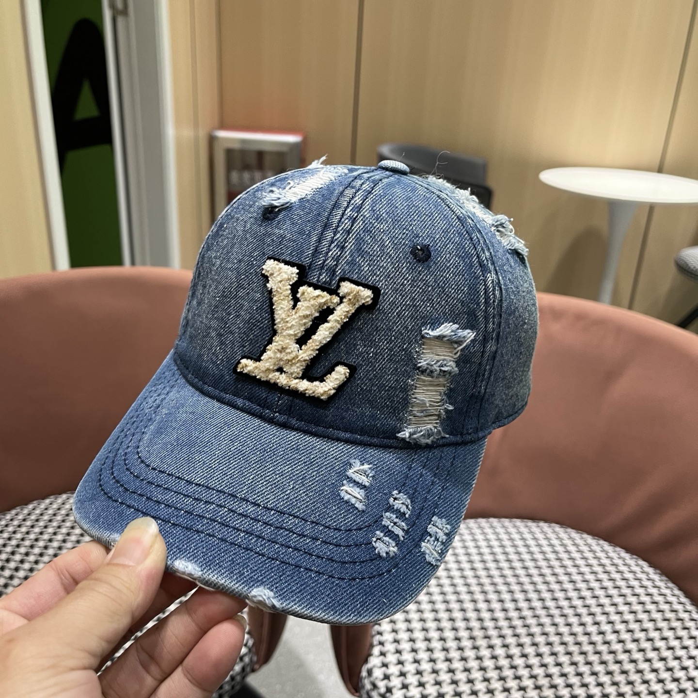 LV路易威登棒球帽火爆技术升级，风街头风十足，更符合现在时尚小哥哥小姐姐