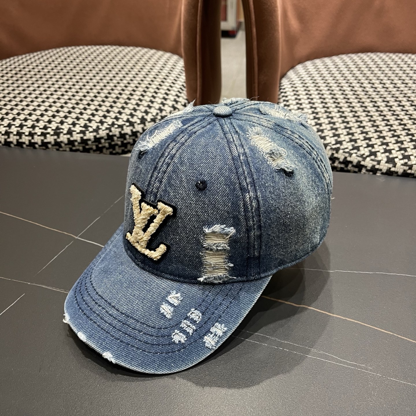 LV路易威登棒球帽火爆技术升级，风街头风十足，更符合现在时尚小哥哥小姐姐